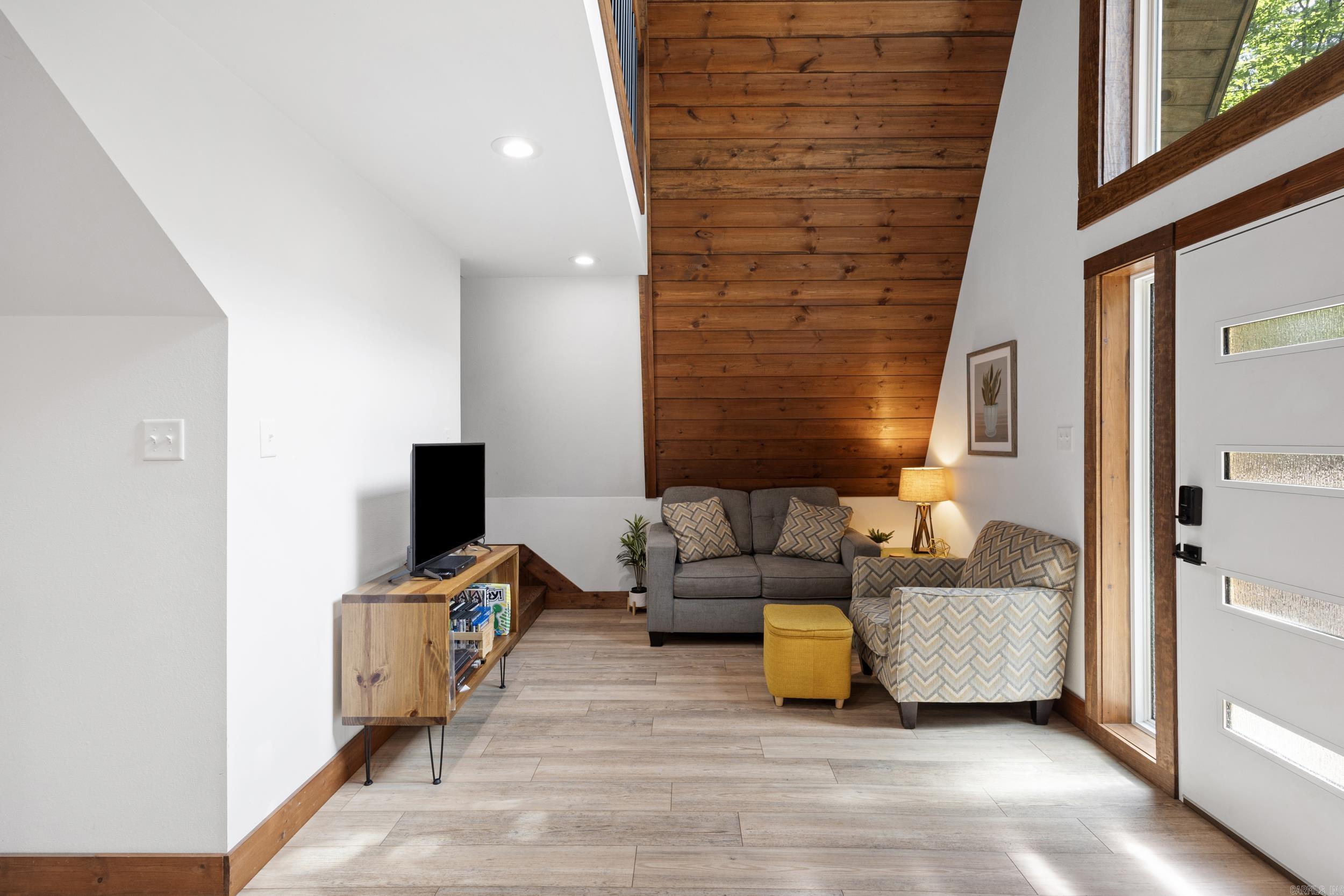 Petit Jean - Residential