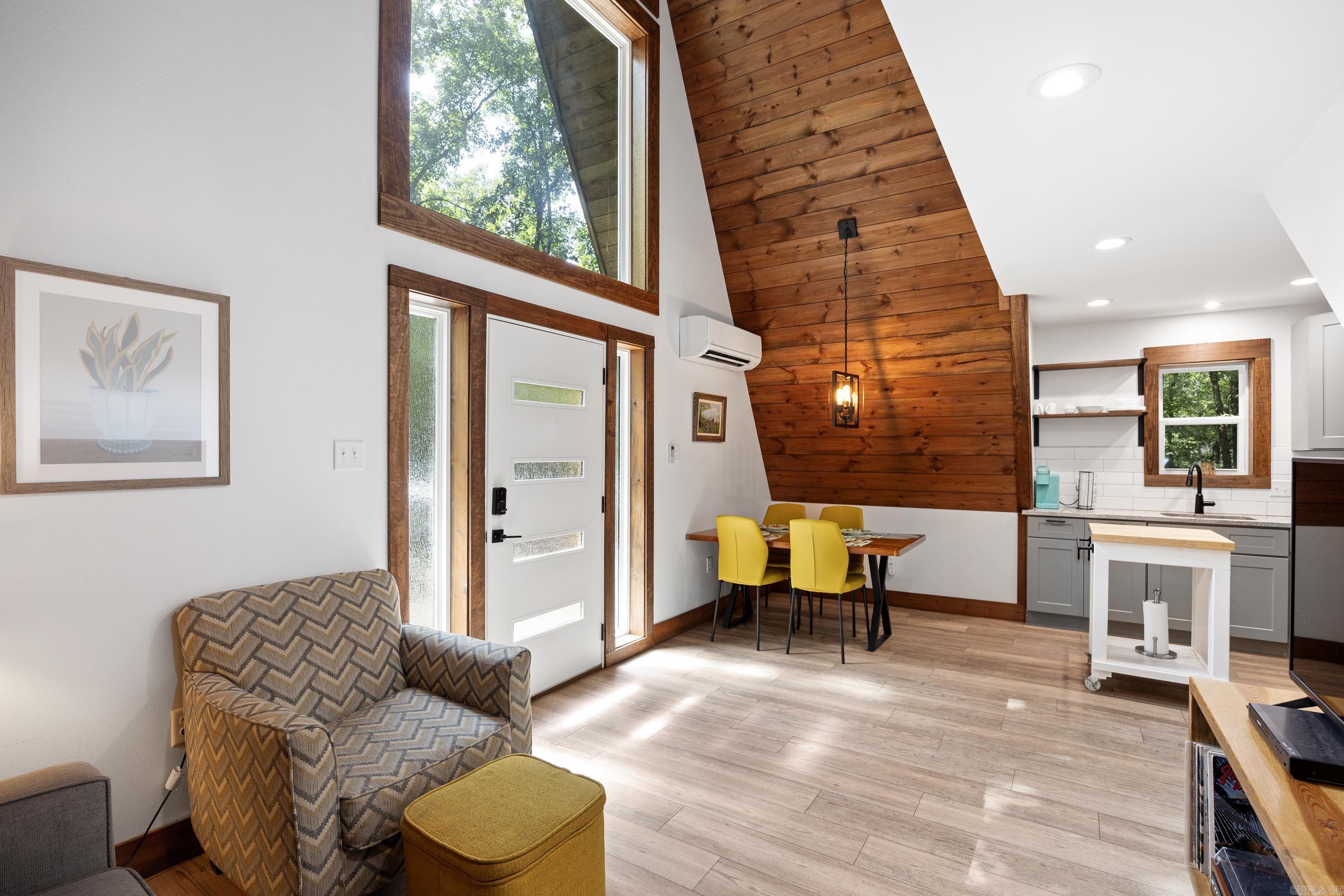 Petit Jean - Residential