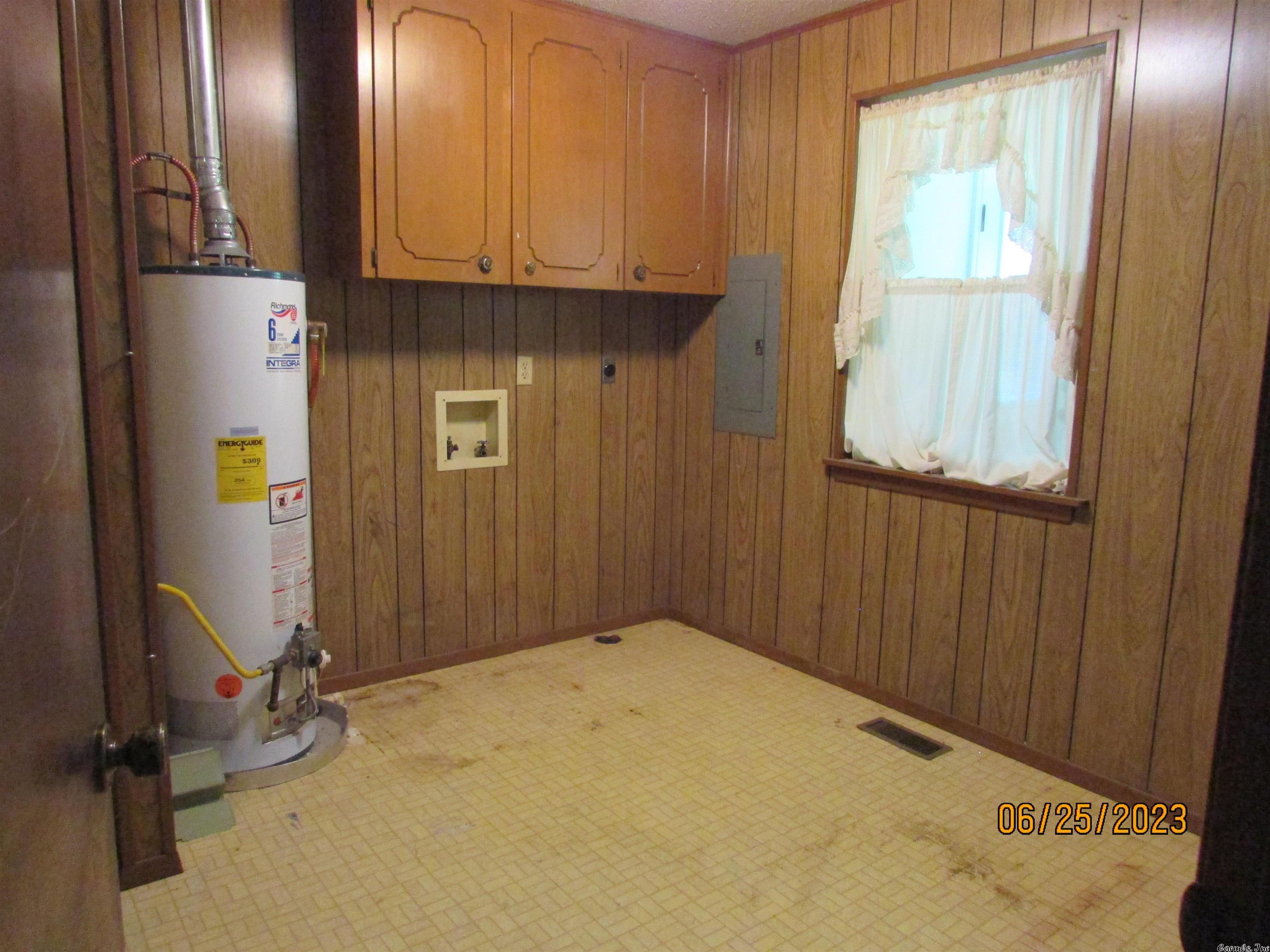 EAST MAIN - Residential