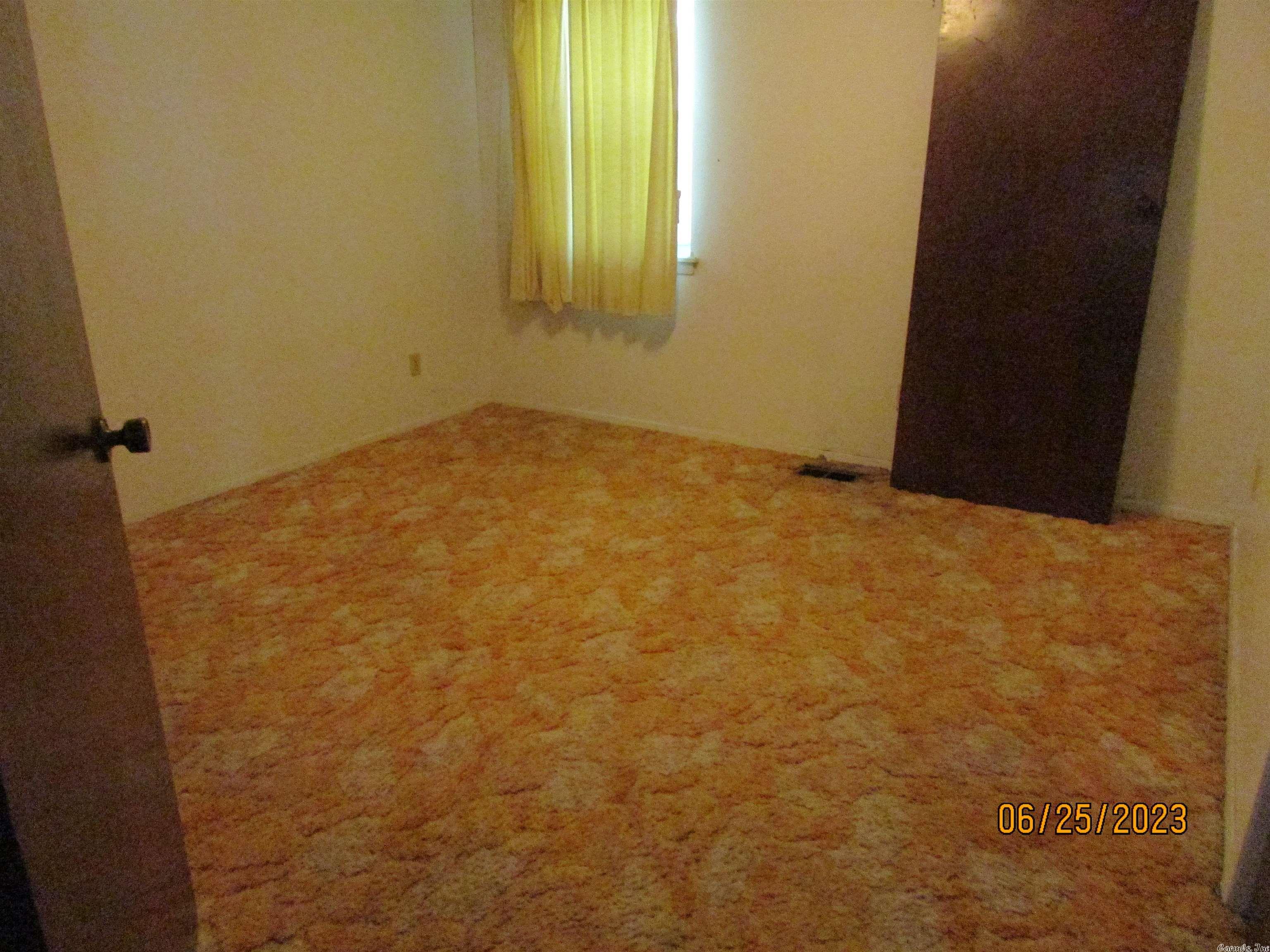 EAST MAIN - Residential