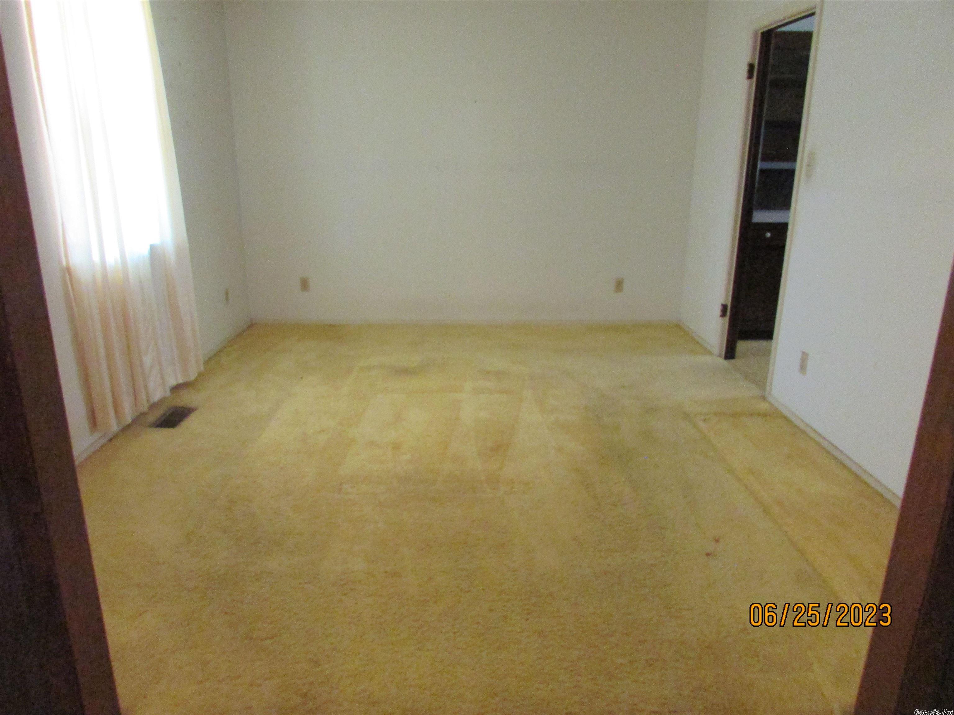 EAST MAIN - Residential