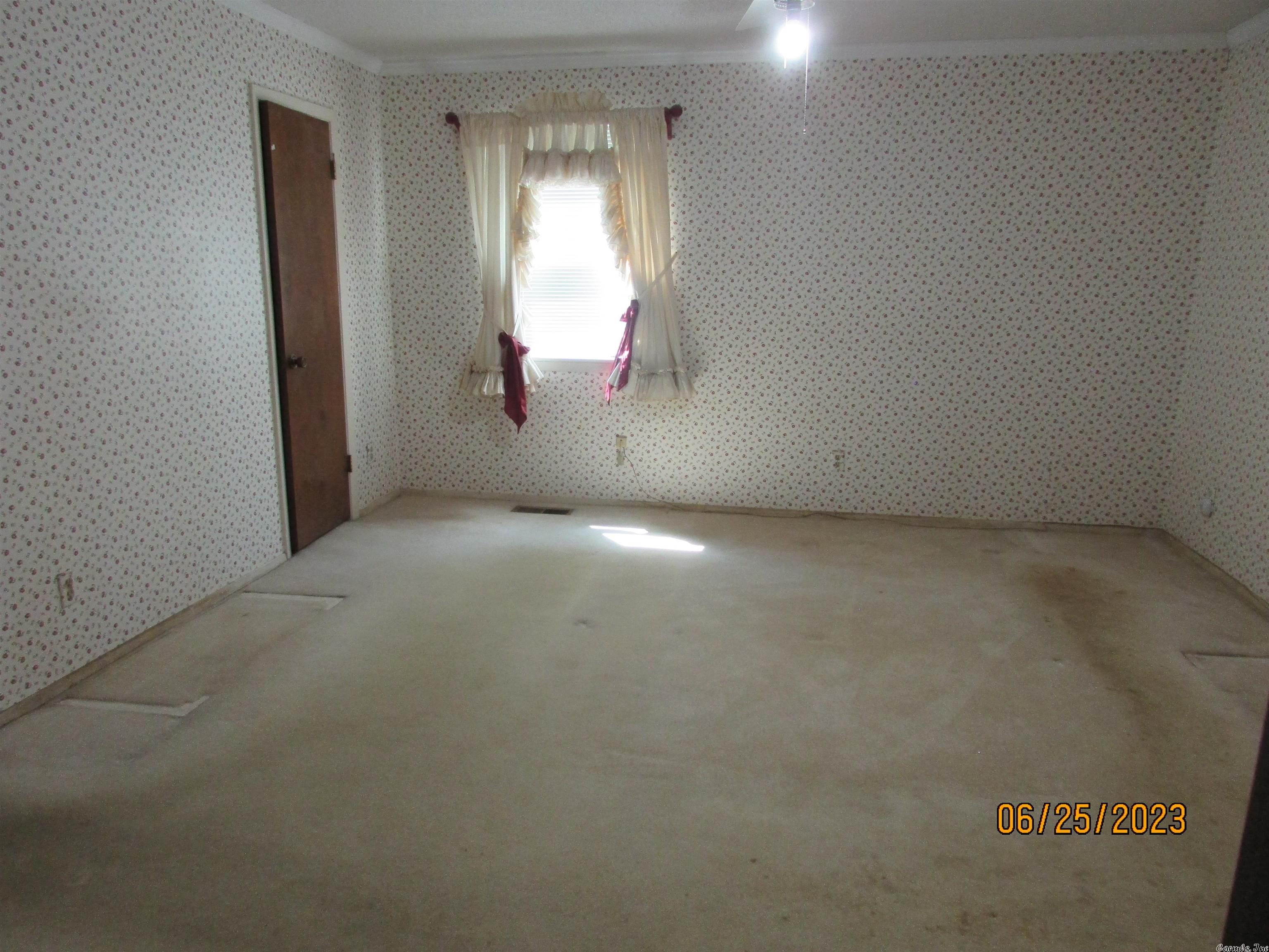 EAST MAIN - Residential