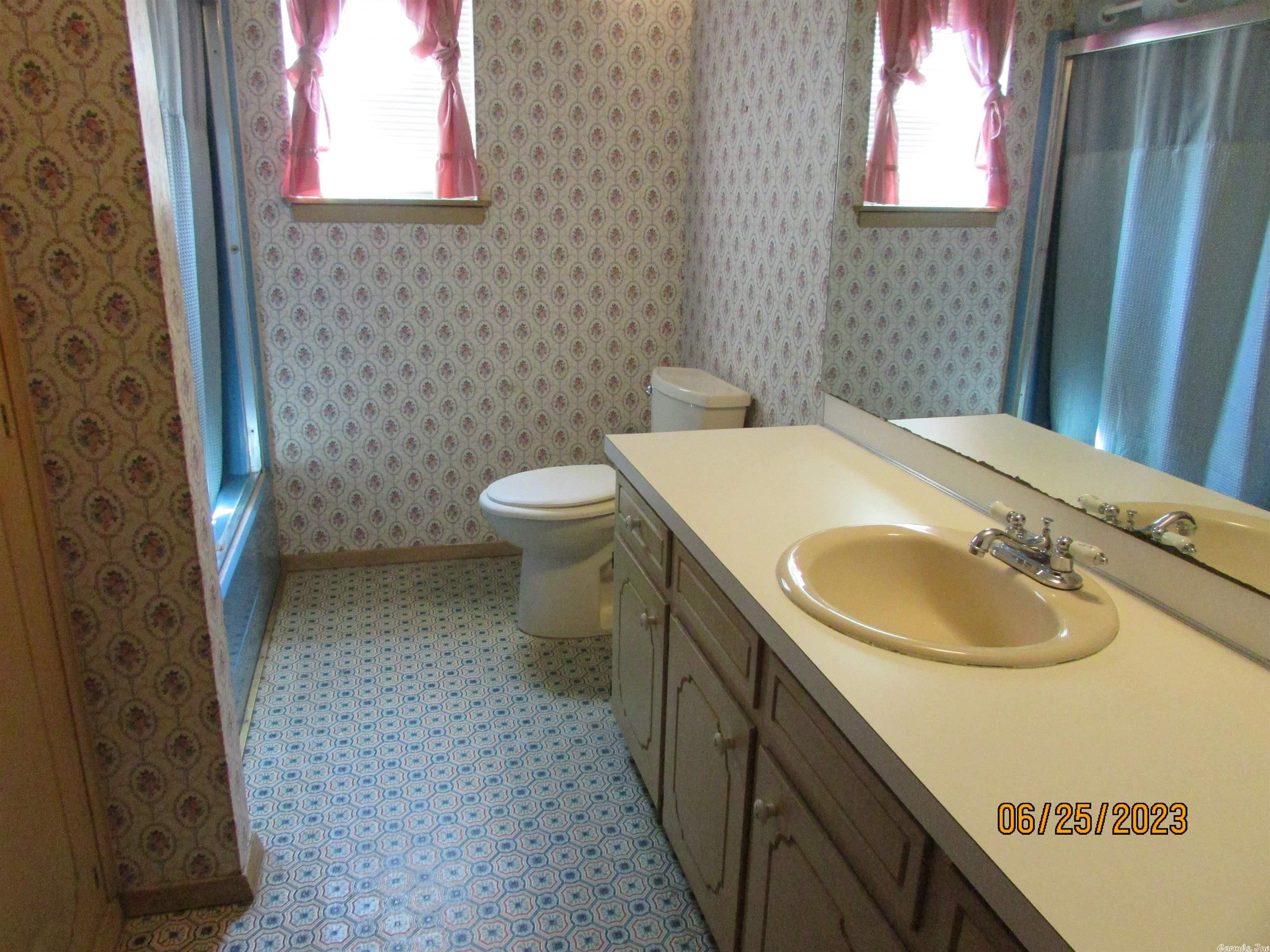 EAST MAIN - Residential