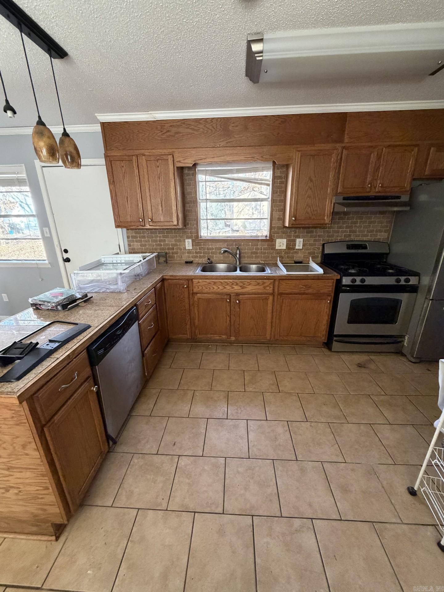 RIVER ROAD ESTATES - Residential