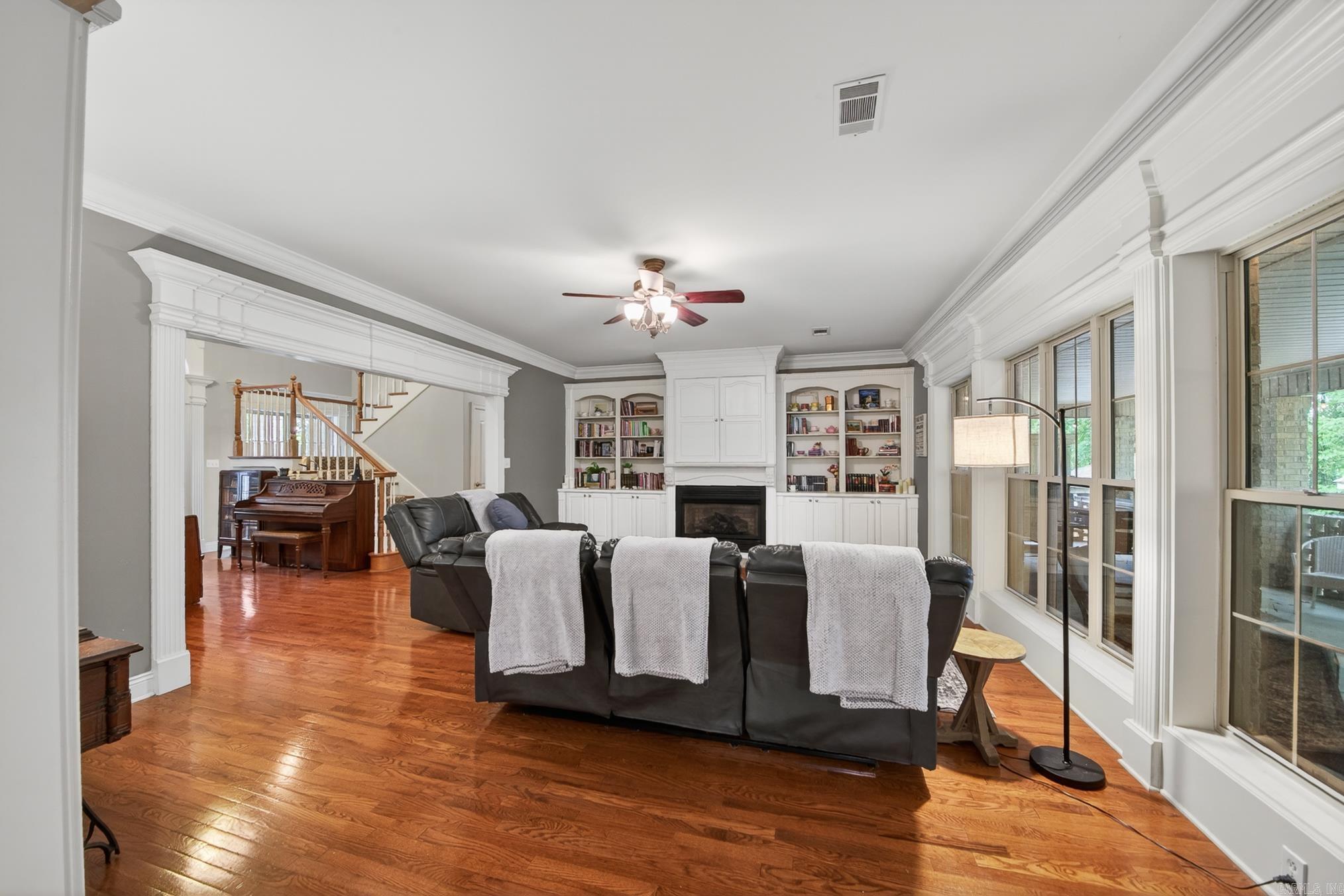 BRENTWOOD - Residential