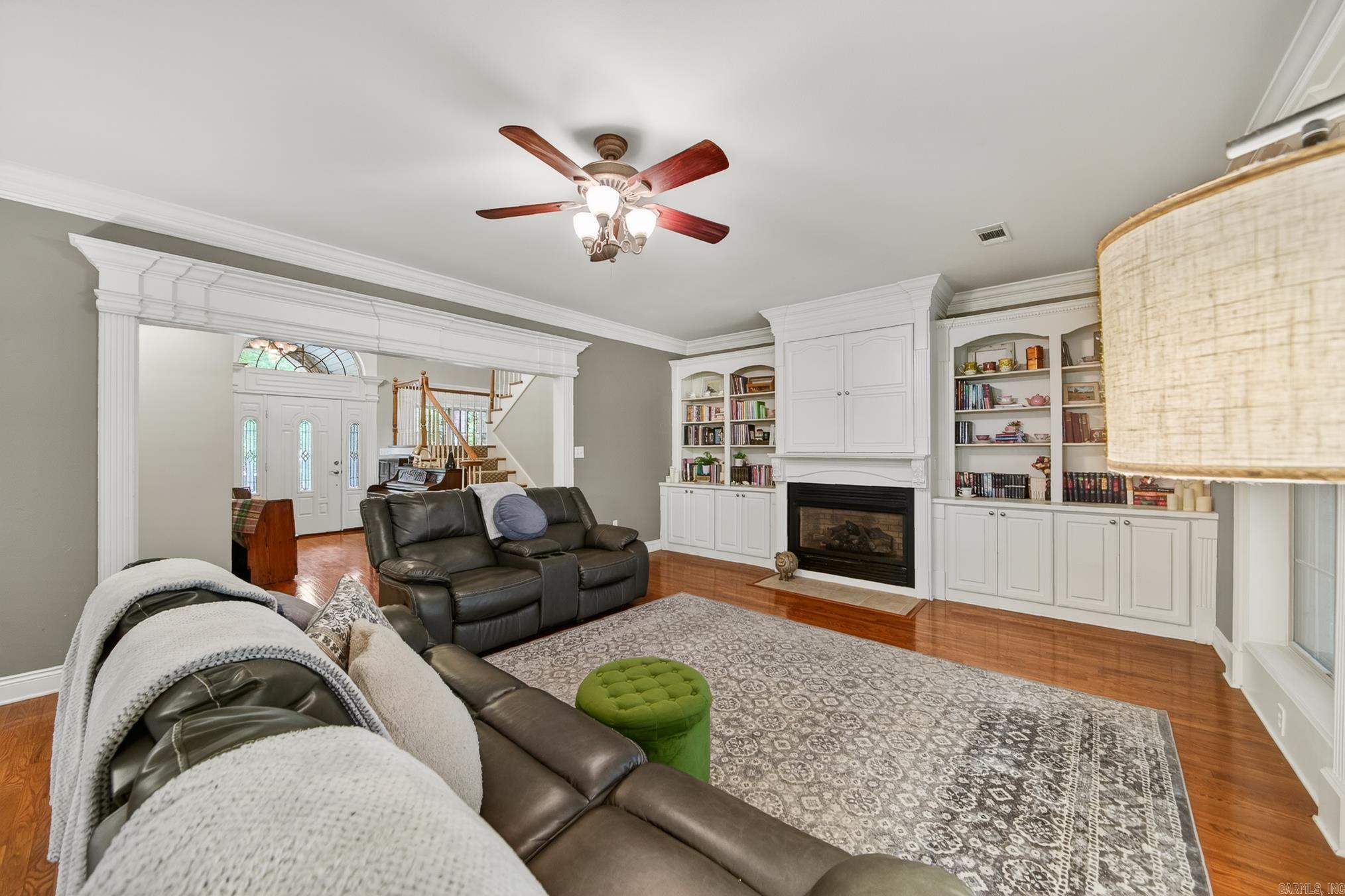 BRENTWOOD - Residential