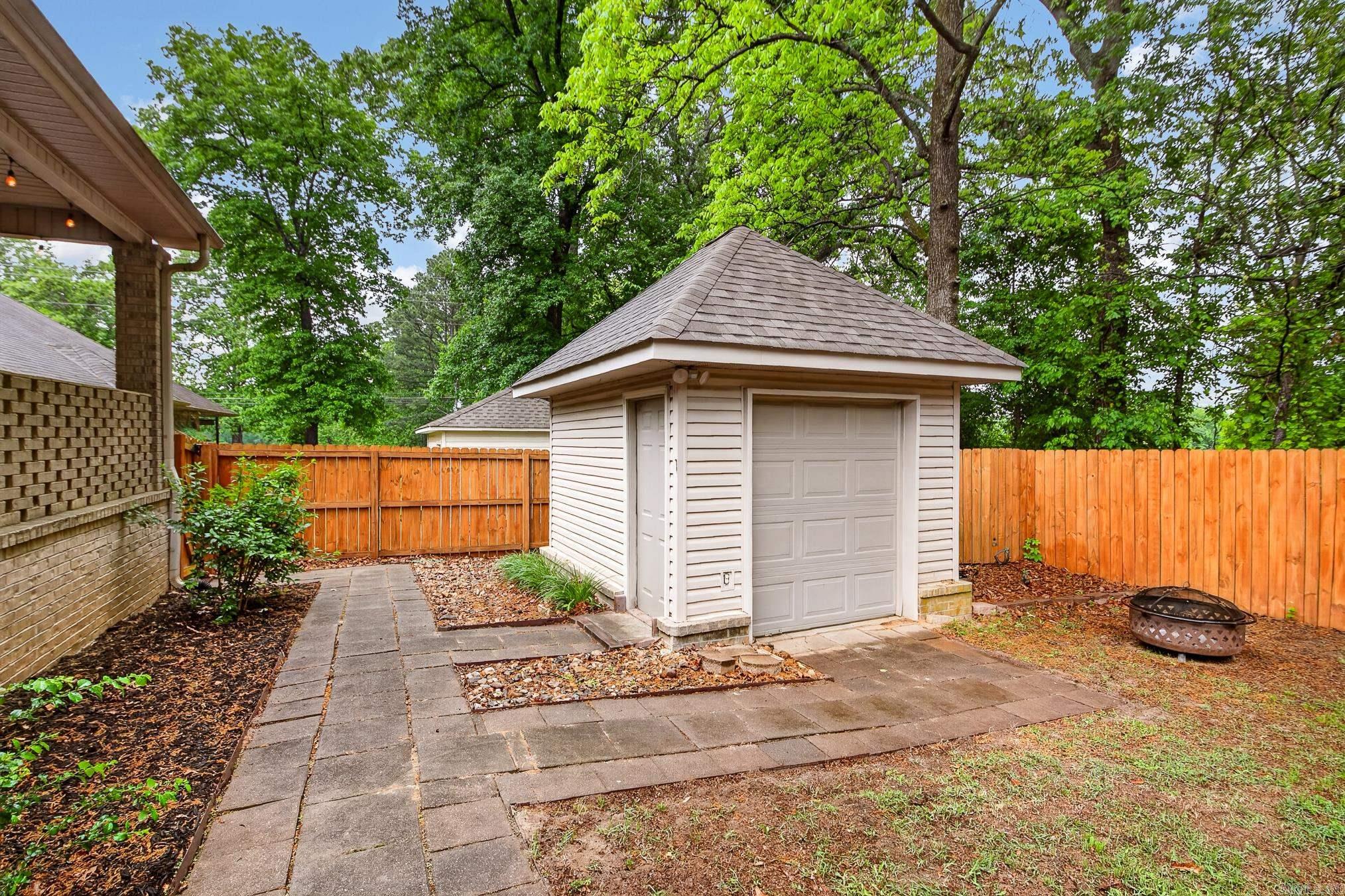 BRENTWOOD - Residential