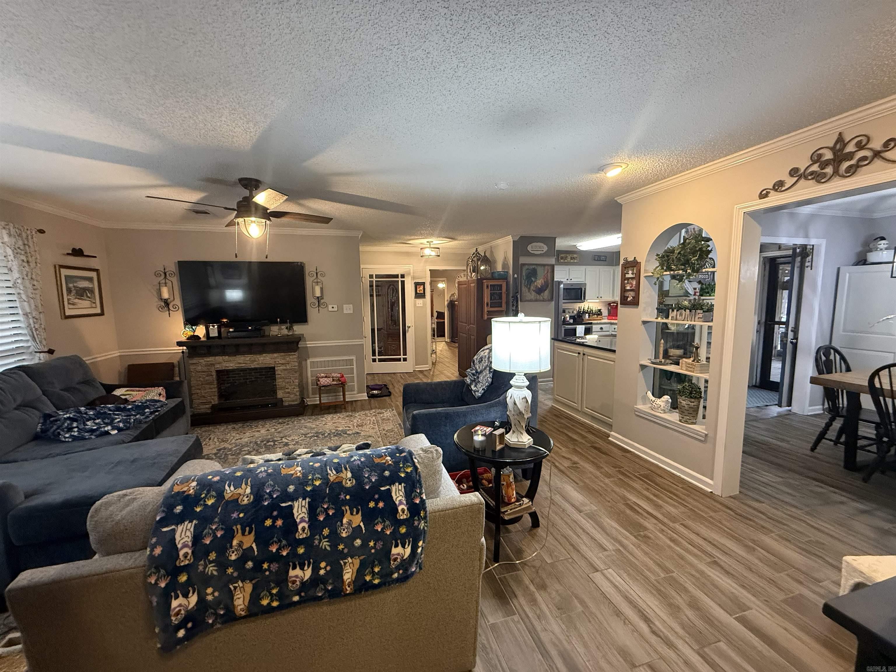 SHADY ACRES - Residential