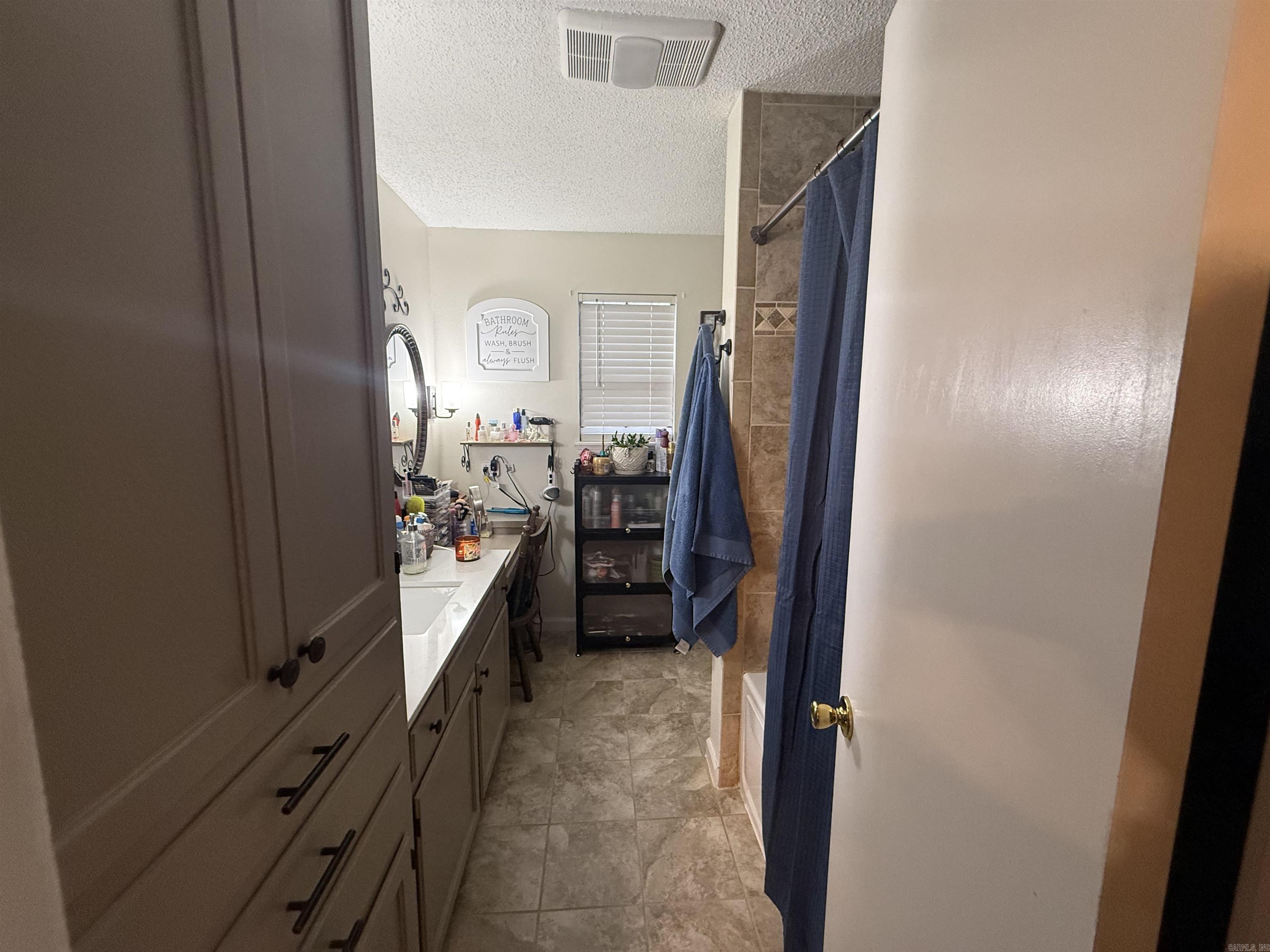 SHADY ACRES - Residential