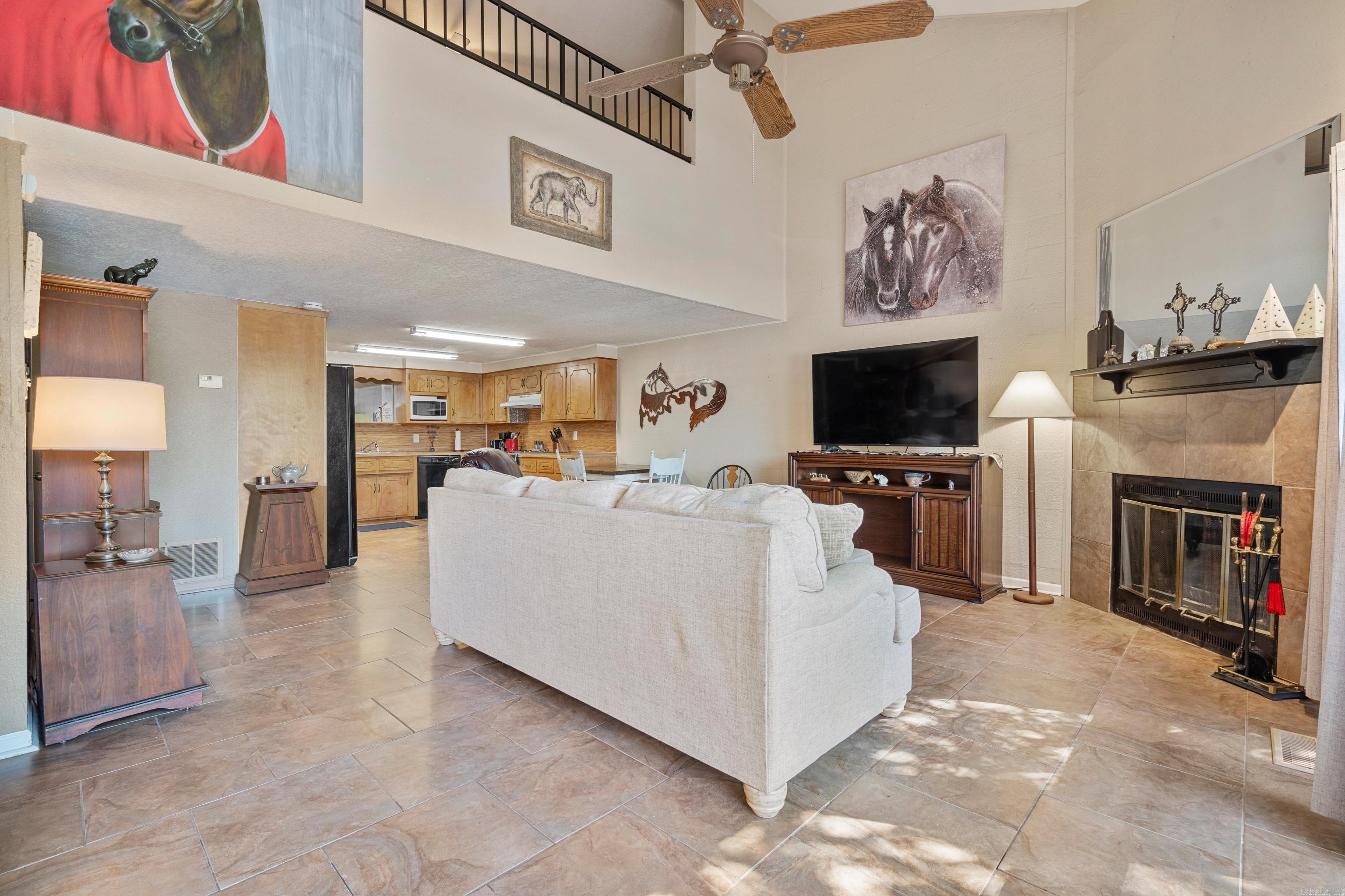 VILLA WEST HPR - Residential
