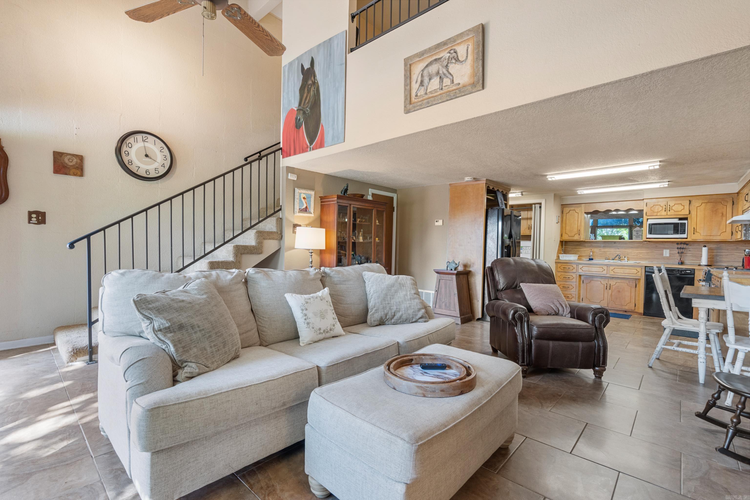 VILLA WEST HPR - Residential