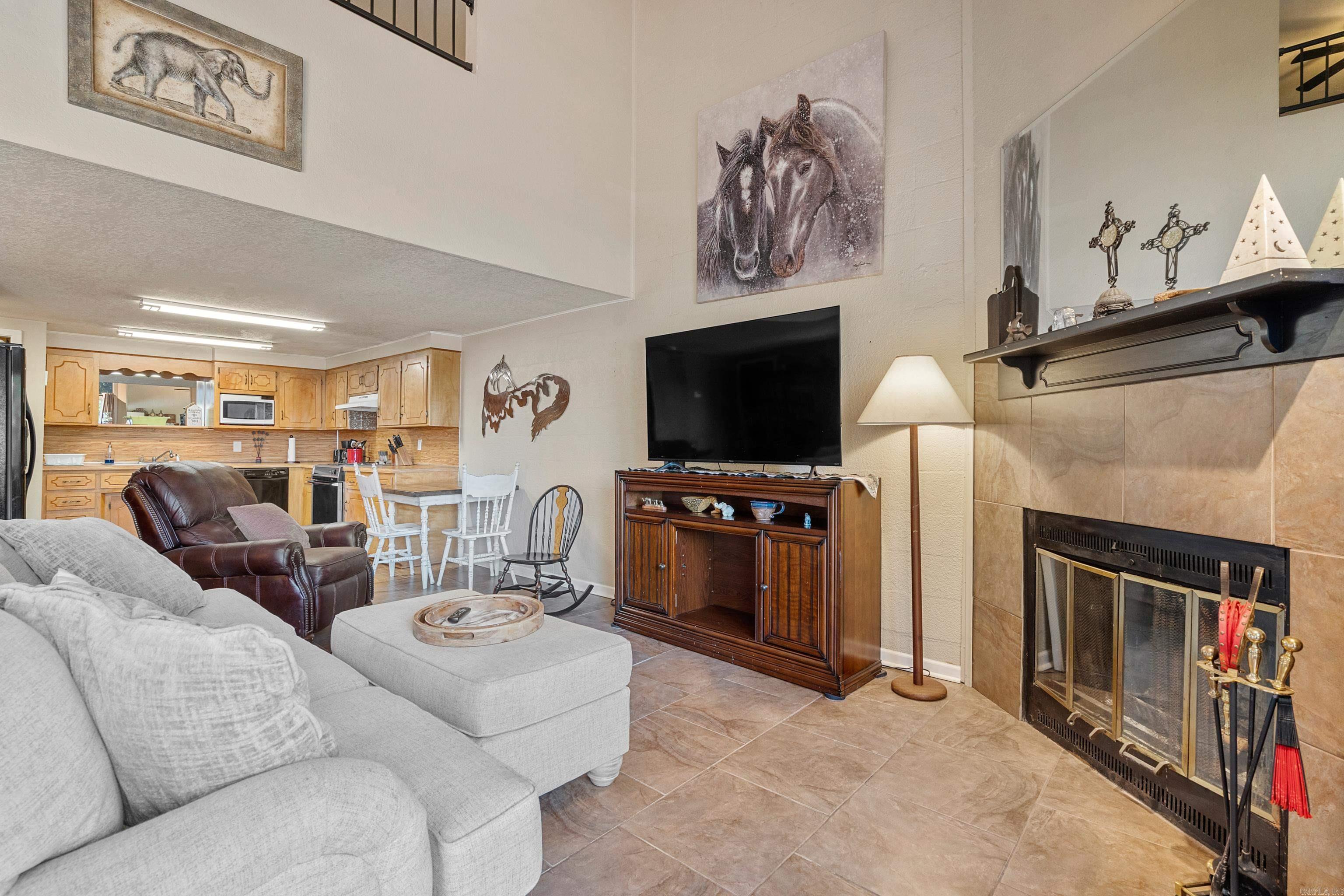 VILLA WEST HPR - Residential