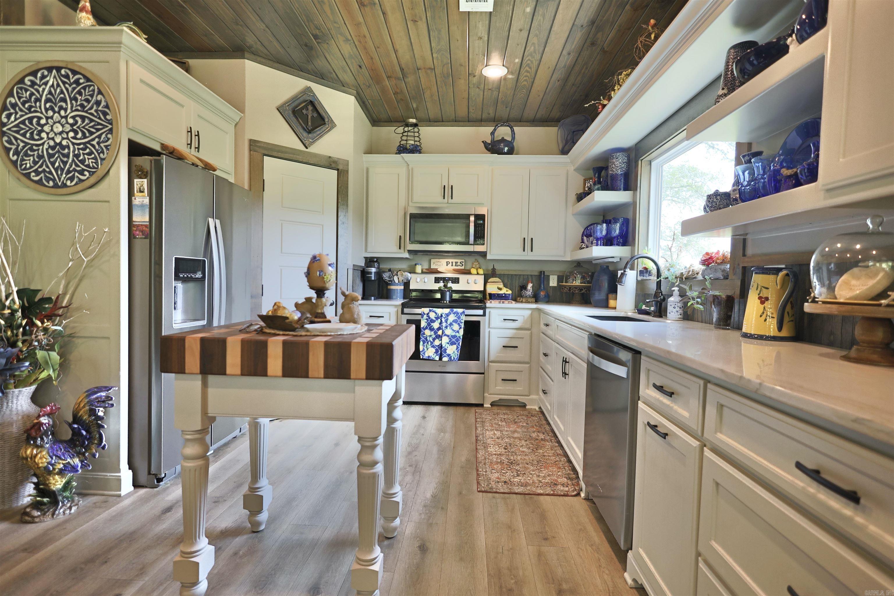 ROCKY RIVER ESTATES - Residential
