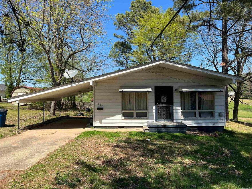 Investors! Check out this unique home on the West side of Rector, AR! Home had a new HVAC installed last winter. Sewage plumbing is being redone! Currently rented for $450 per month.
