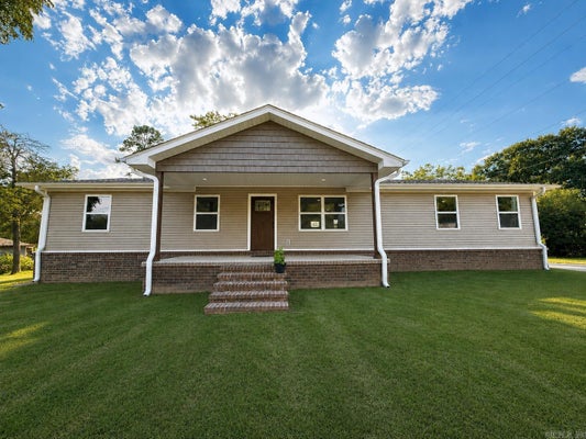 305 FARRIS ST, CLARKSVILLE, AR 72830 - Image 128fc257c2d8996c9da6f439b425c8d2/4096903930