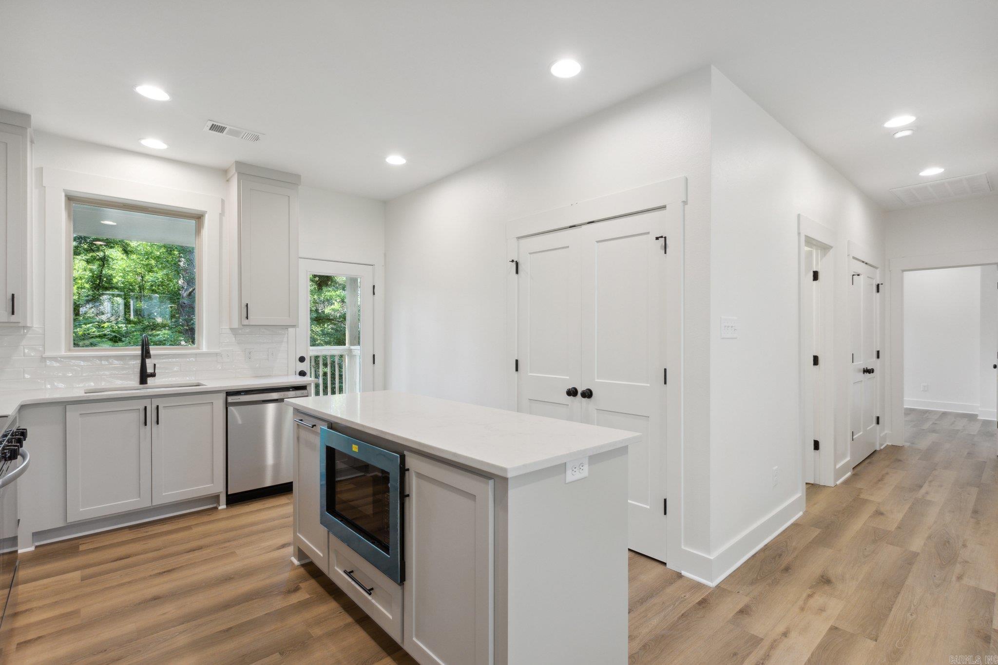 WEST HILL - Residential