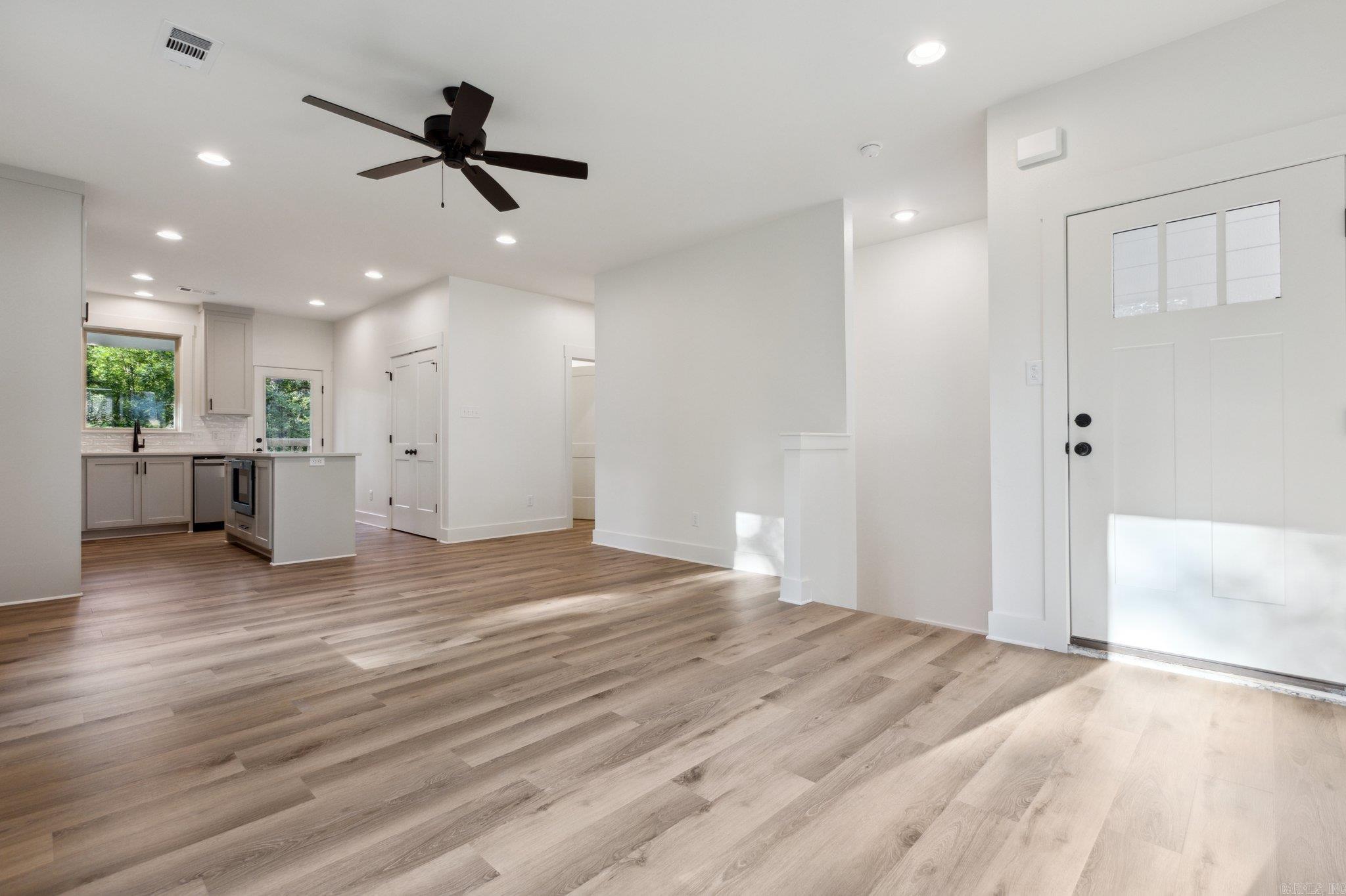 WEST HILL - Residential