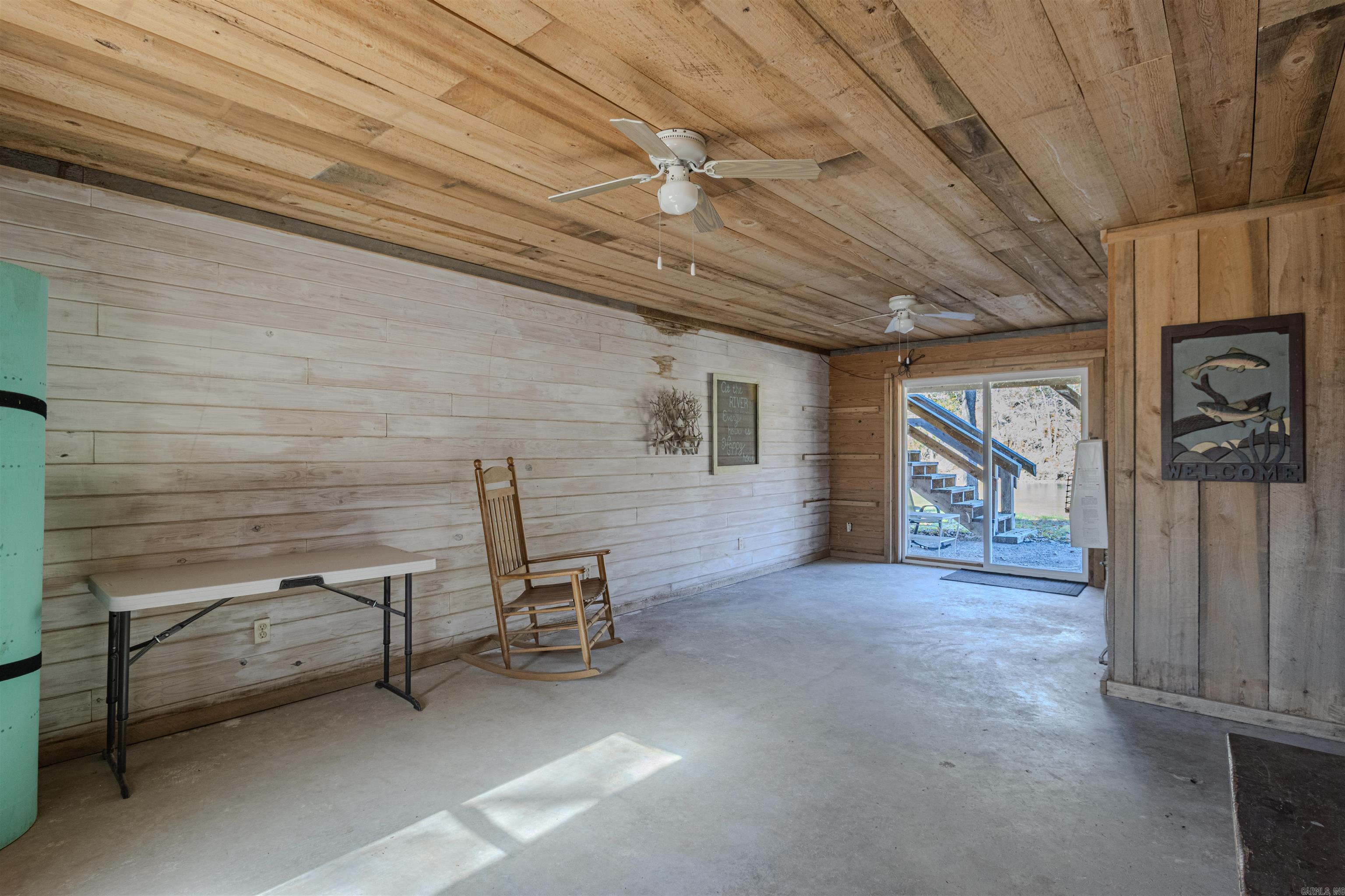 JOHNSON S R FARM - Residential