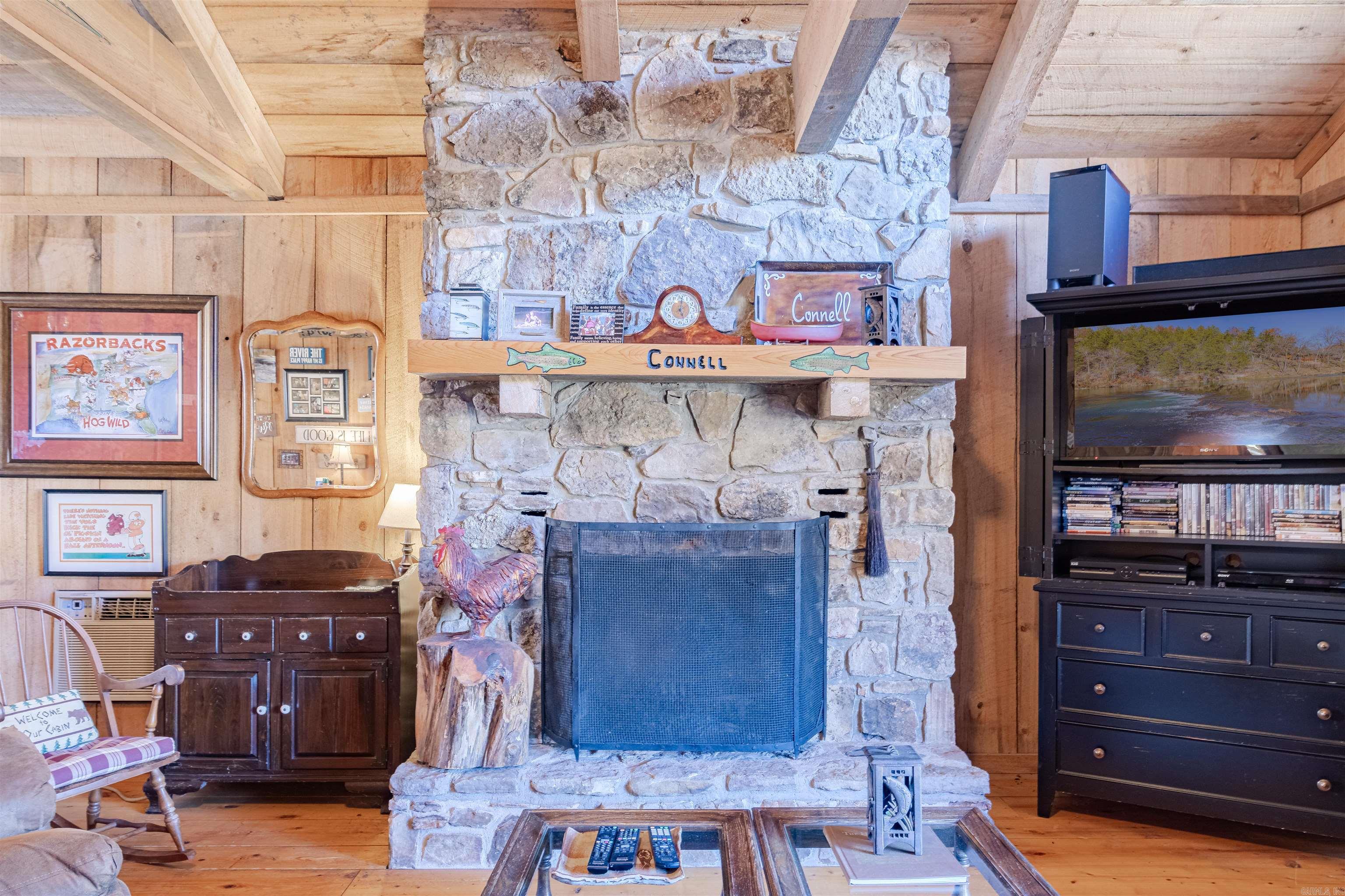 JOHNSON S R FARM - Residential