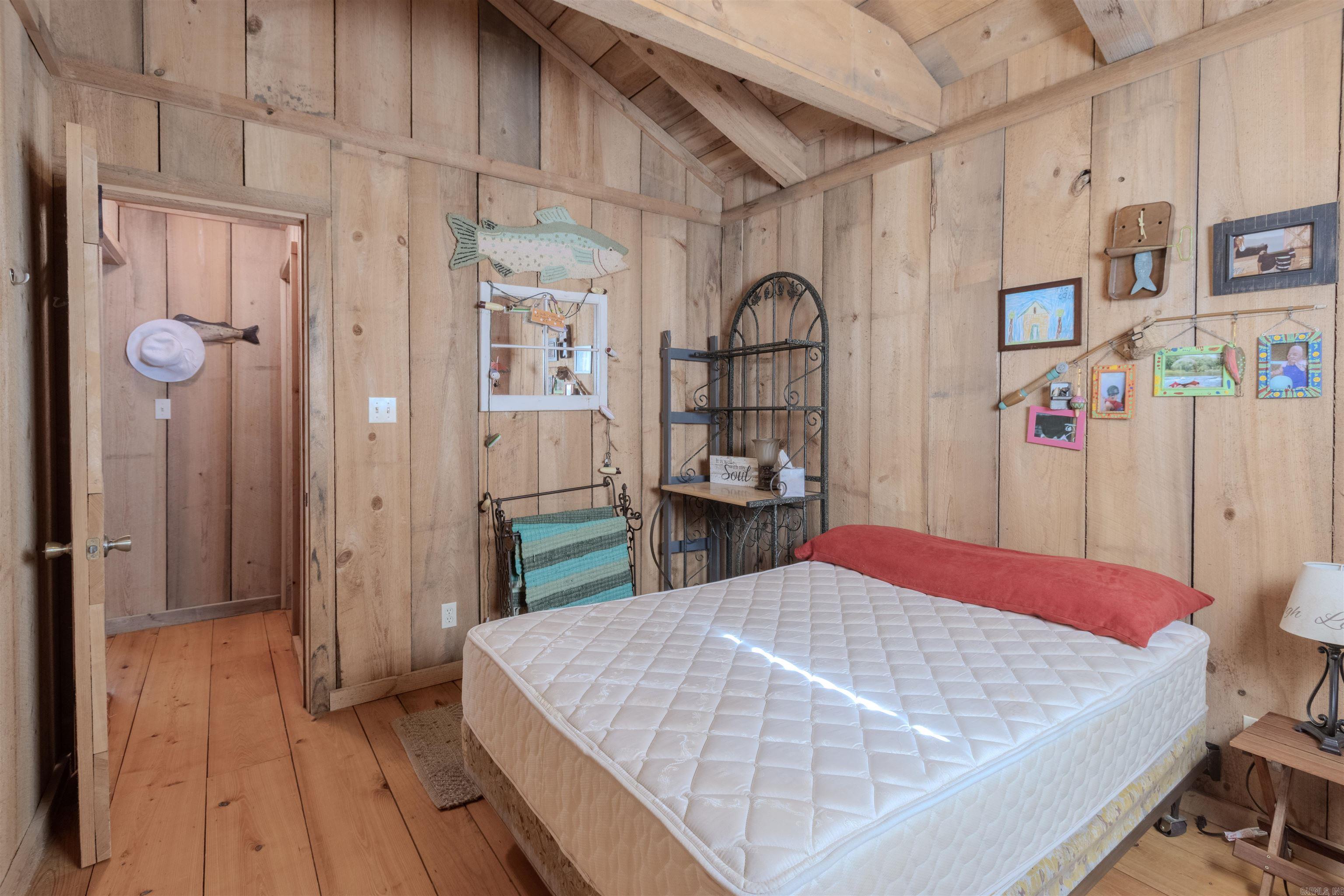 JOHNSON S R FARM - Residential