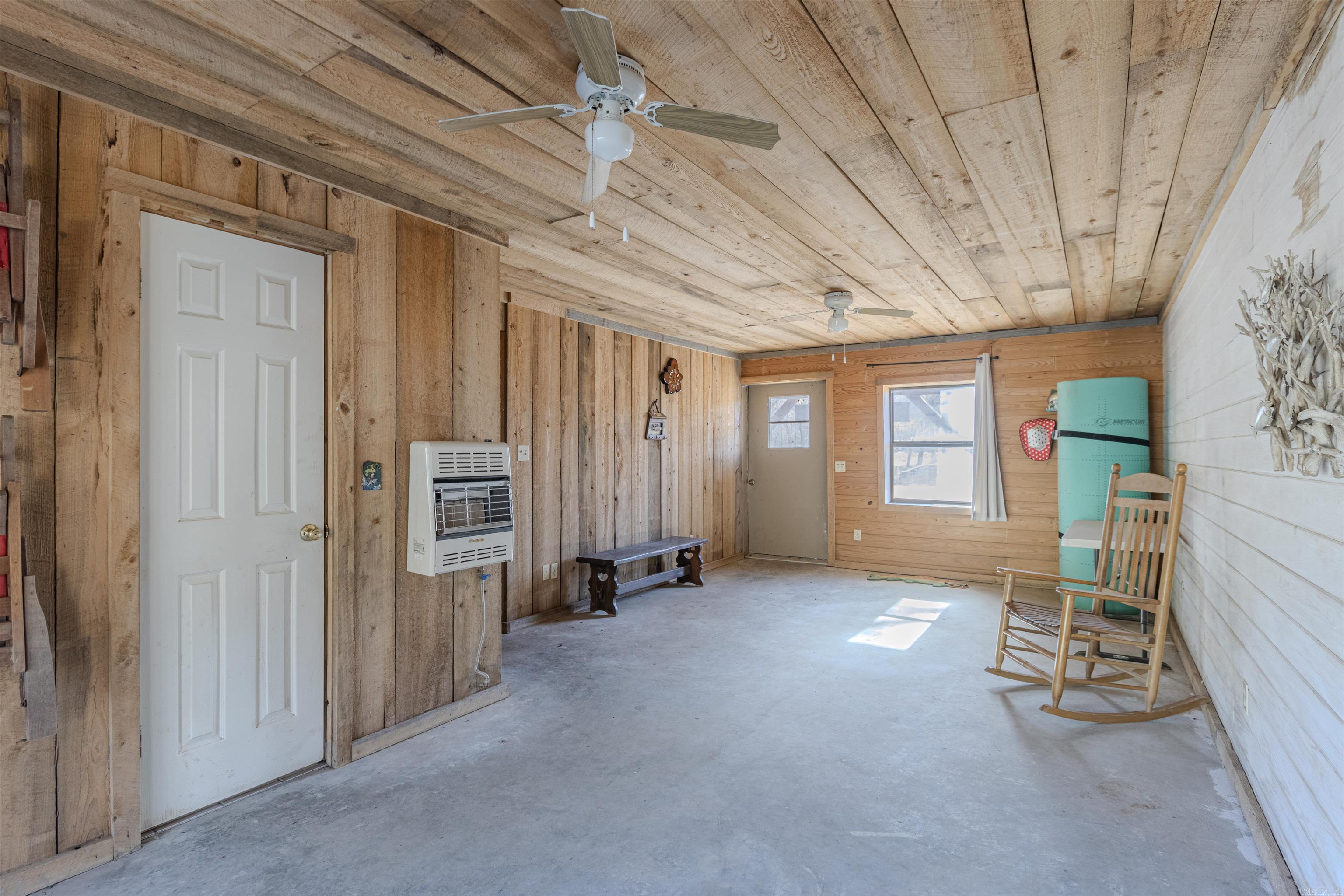 JOHNSON S R FARM - Residential