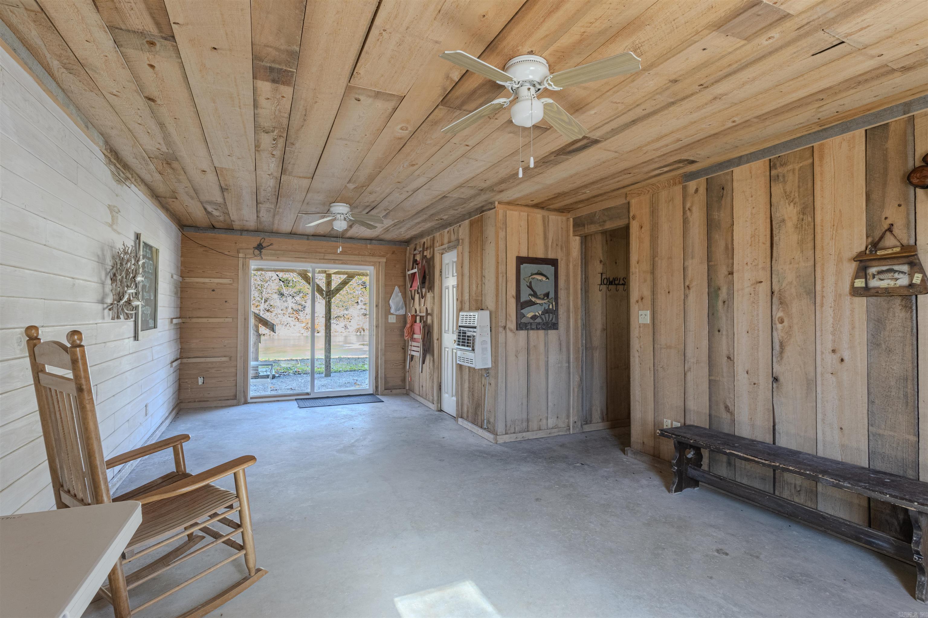 JOHNSON S R FARM - Residential