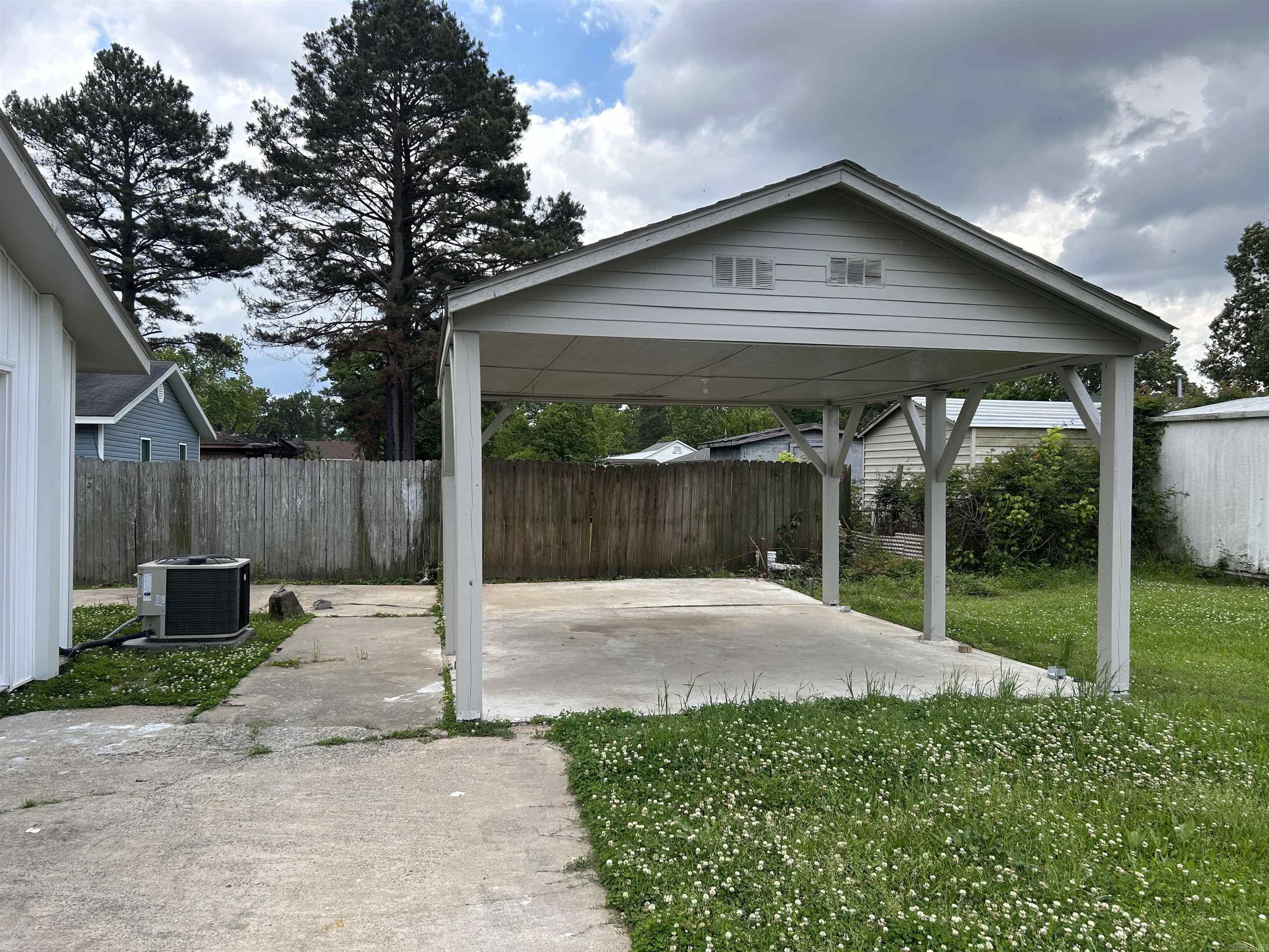 PLEASANT HOMES - Residential