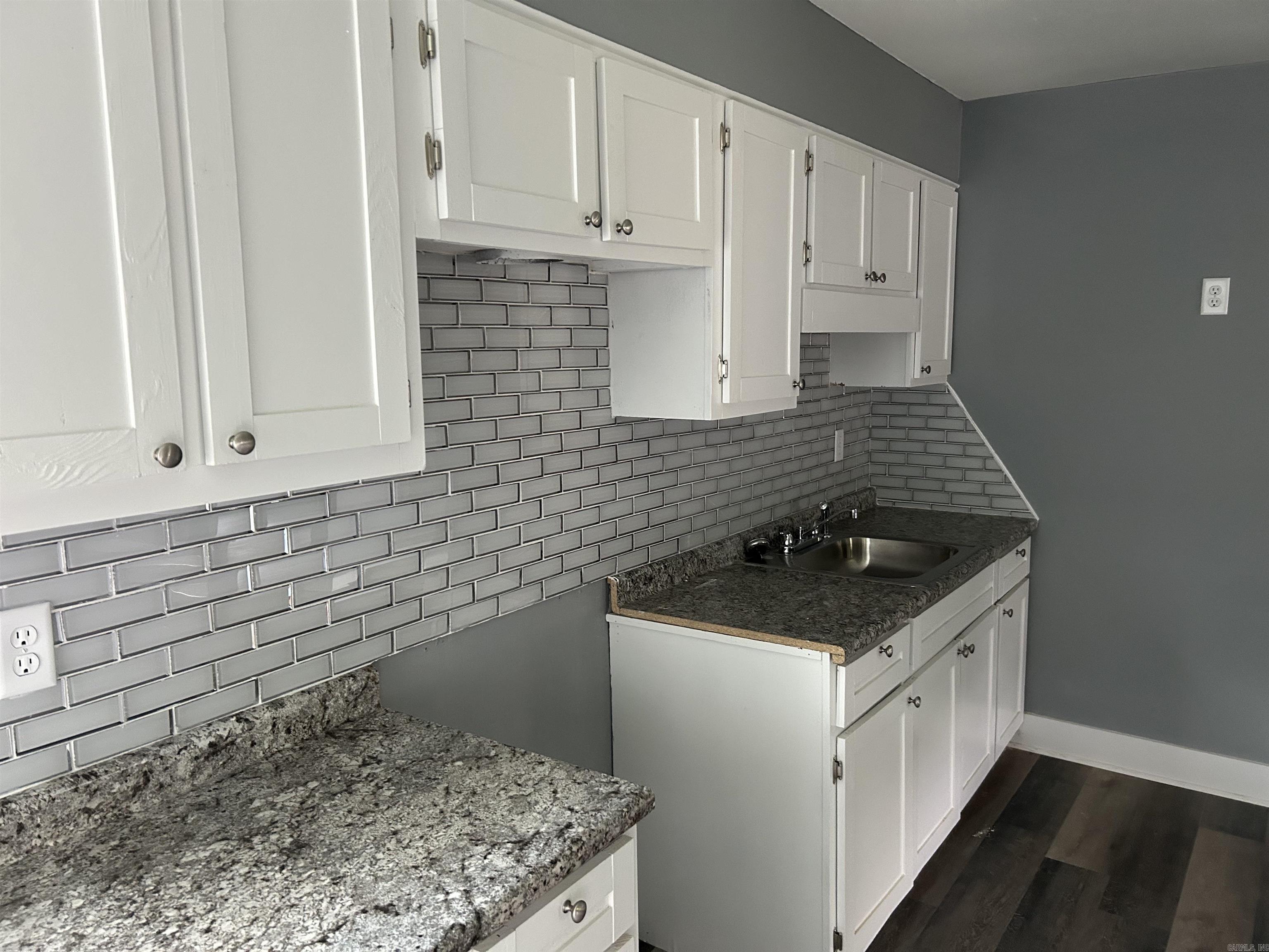 PLEASANT HOMES - Residential