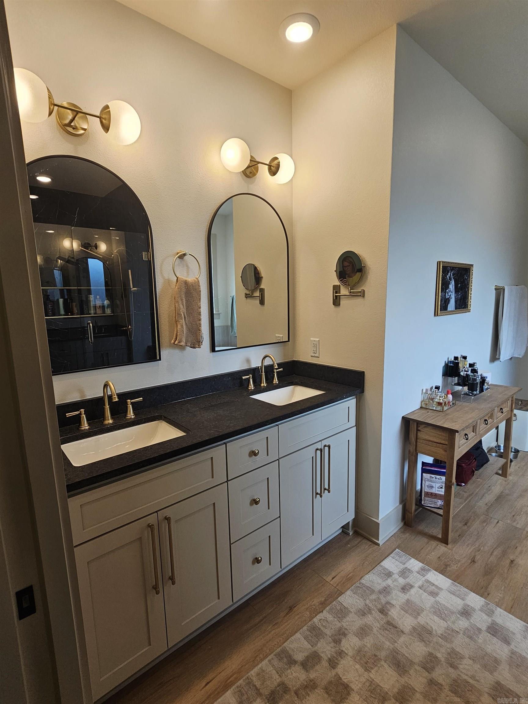 MILLERS GLENN - Residential