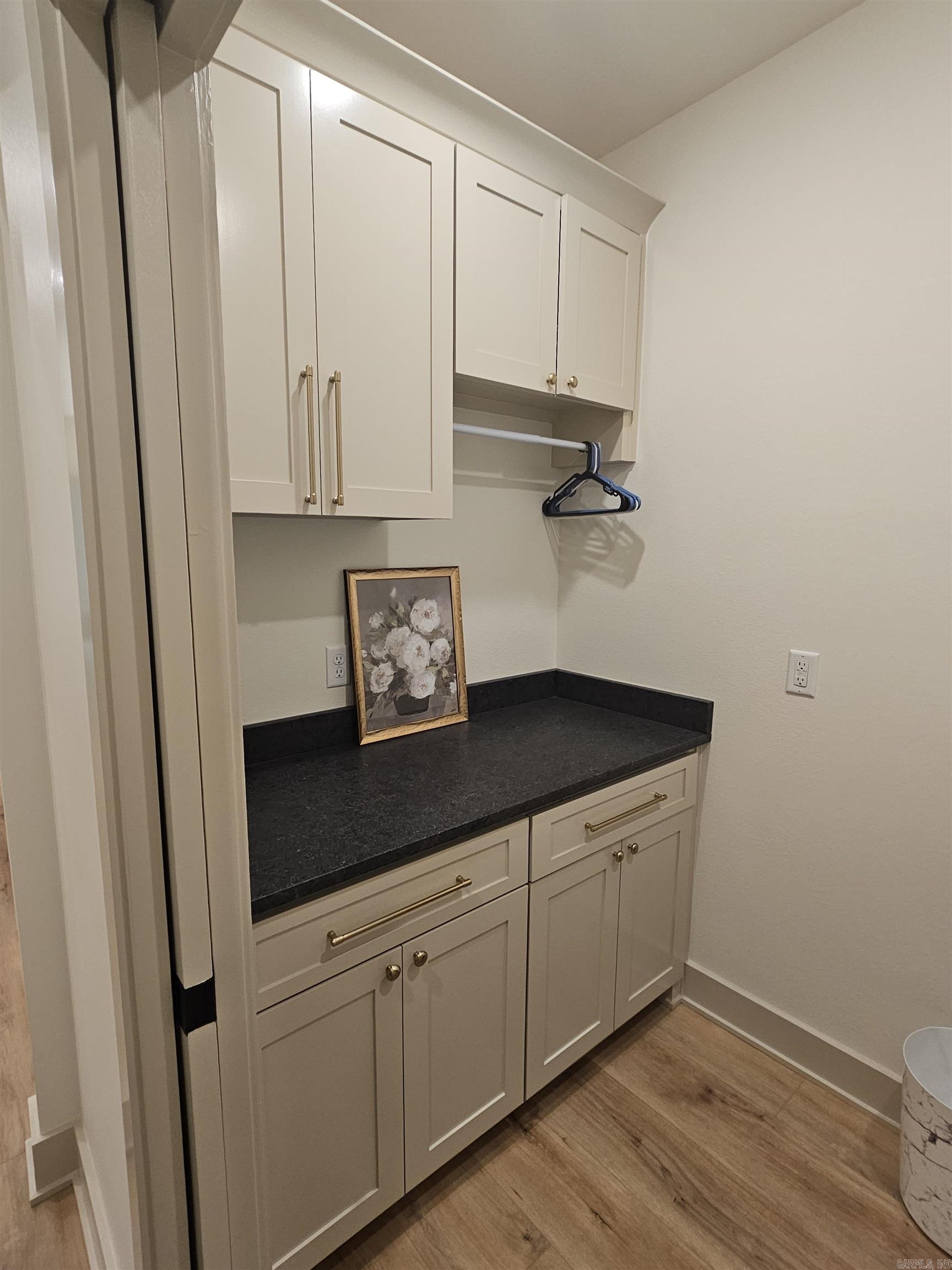 MILLERS GLENN - Residential