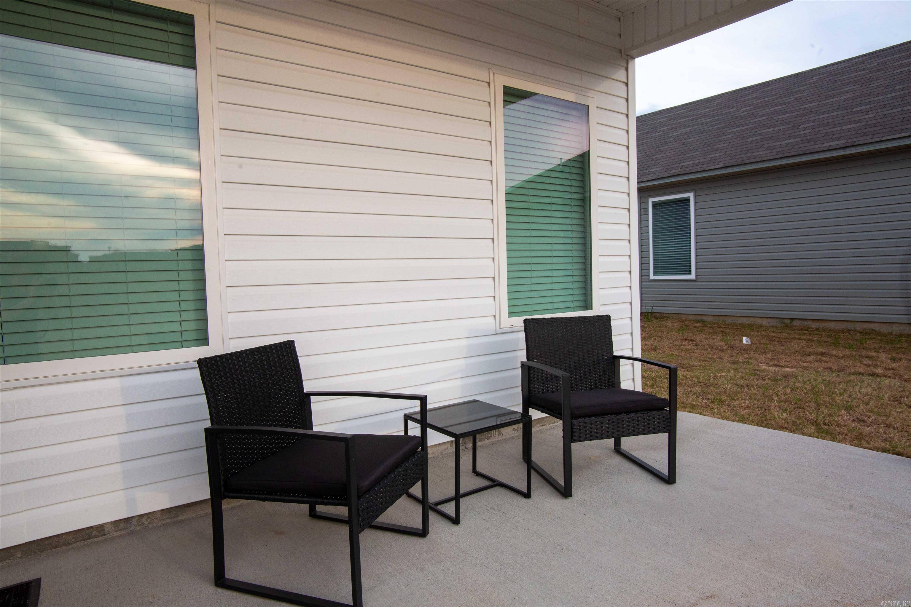 COUNTRY CLUB OF ARK THE - Residential Lease