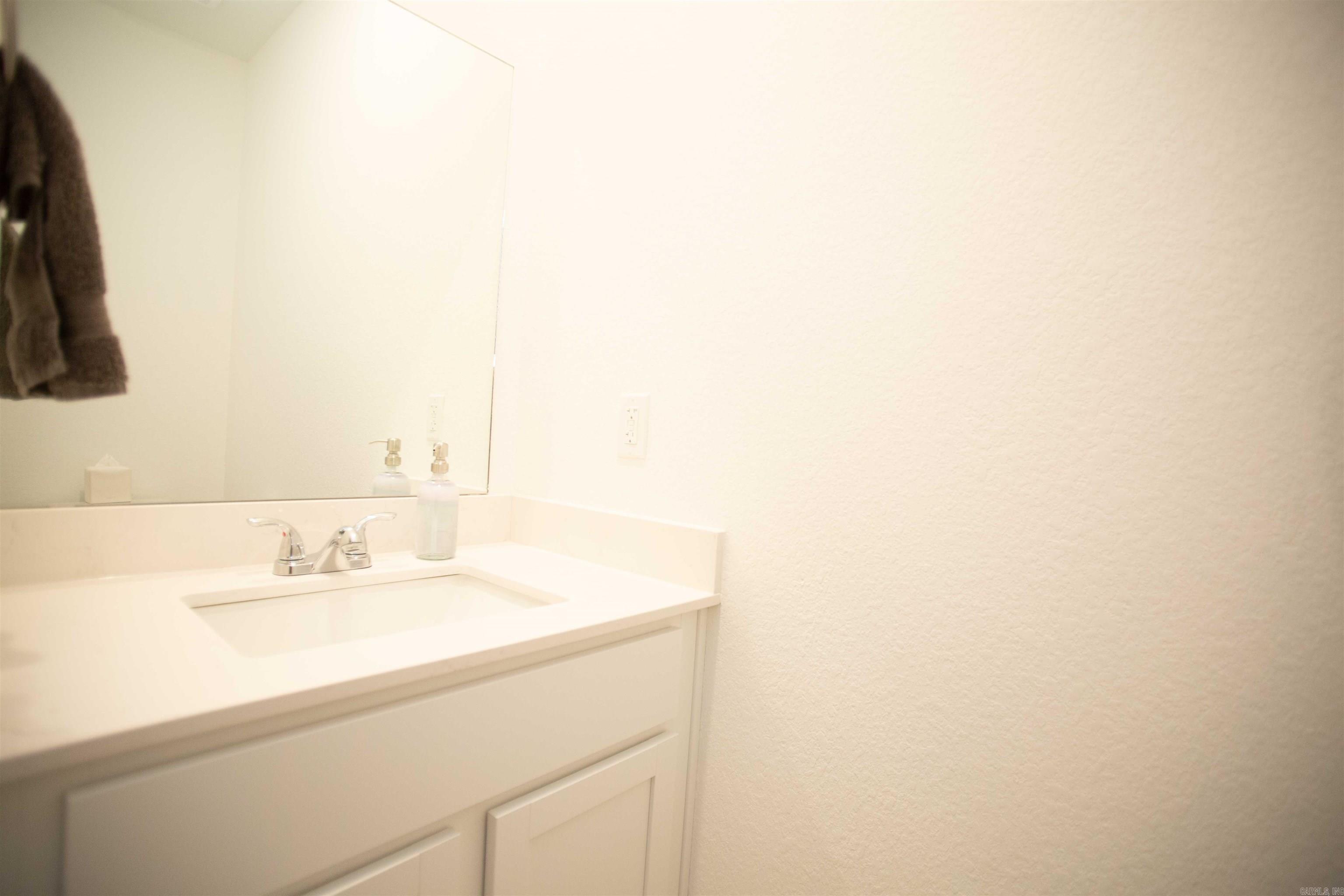 COUNTRY CLUB OF ARK THE - Residential Lease