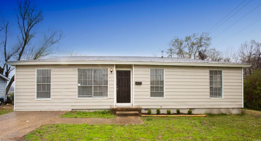 Newly Remodeled 3b/1ba with a bonus room! New vinyl flooring and paint throughout as well as a new vanity and tub in the bathroom! Large fenced yard. The lease for this property is for two years with a 3% increase after the first year. Income has to be three times the rent unless you receive a housing voucher.  **All properties may not be move in ready***