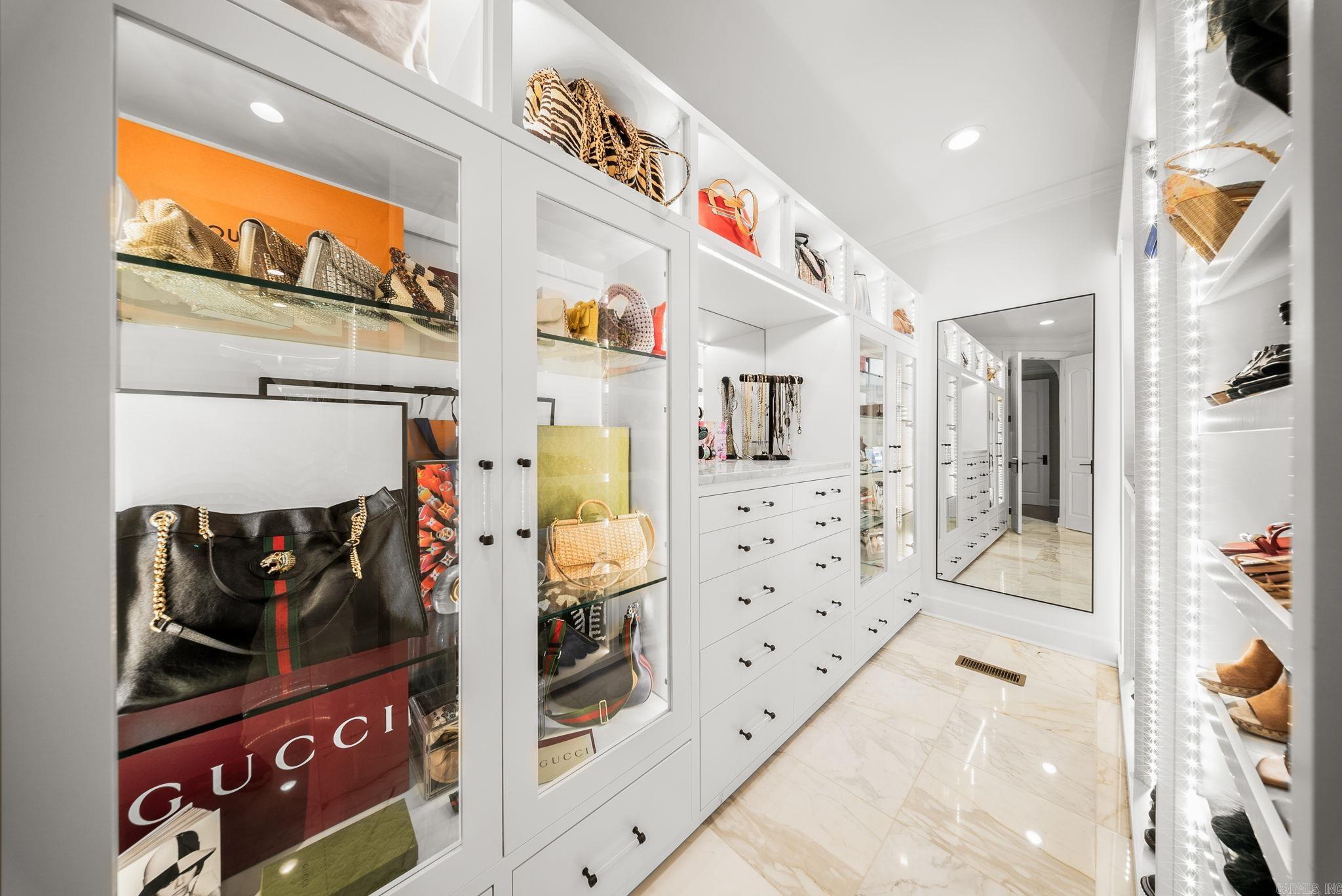 CHENAL VALLEY SOLOGNE CIRCLE - Residential