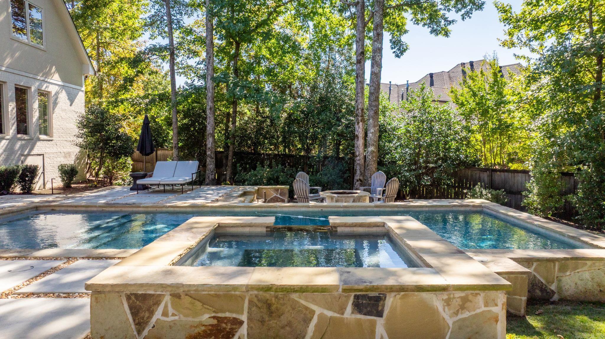 CHENAL VALLEY SOLOGNE CIRCLE - Residential