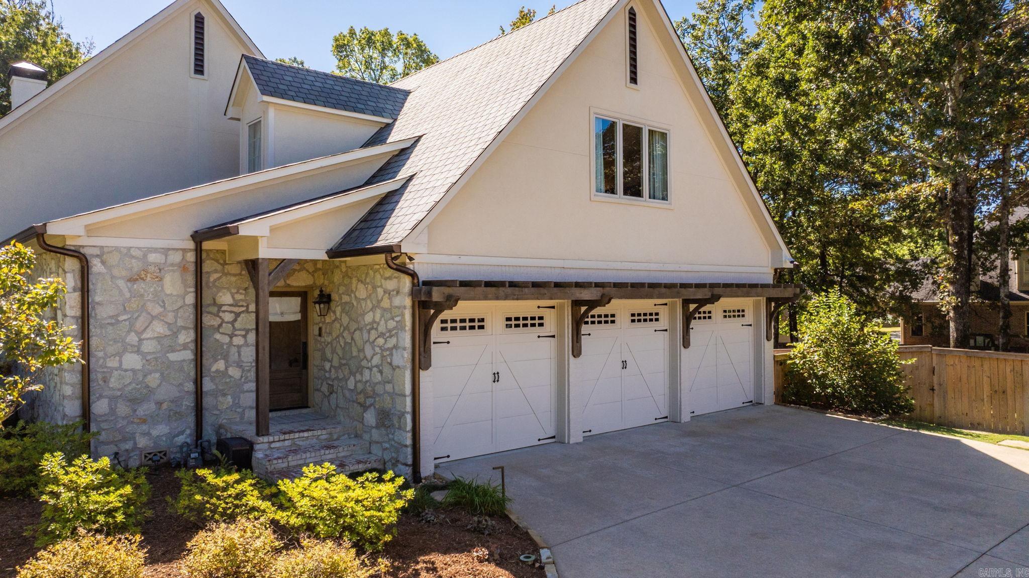 CHENAL VALLEY SOLOGNE CIRCLE - Residential