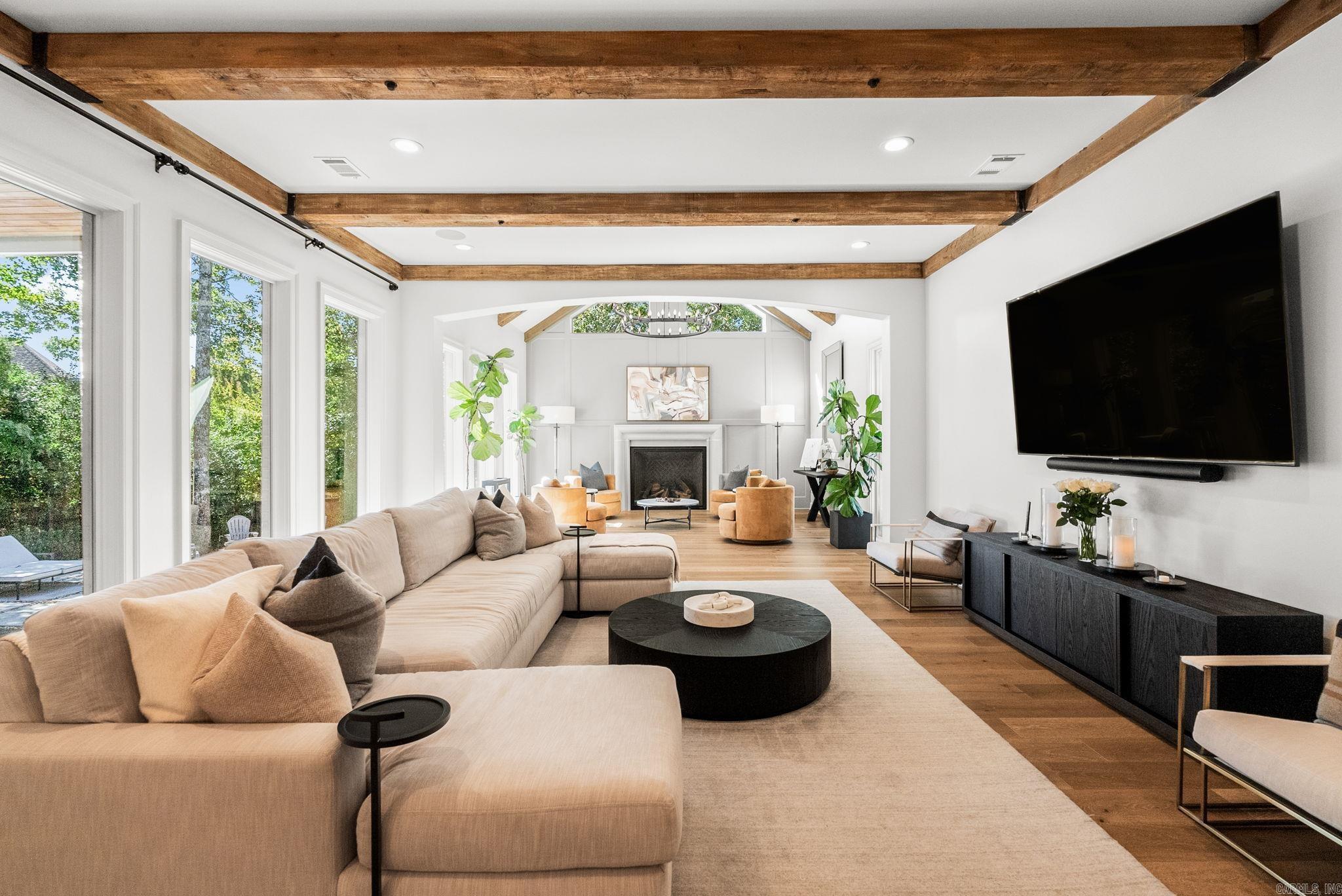 CHENAL VALLEY SOLOGNE CIRCLE - Residential