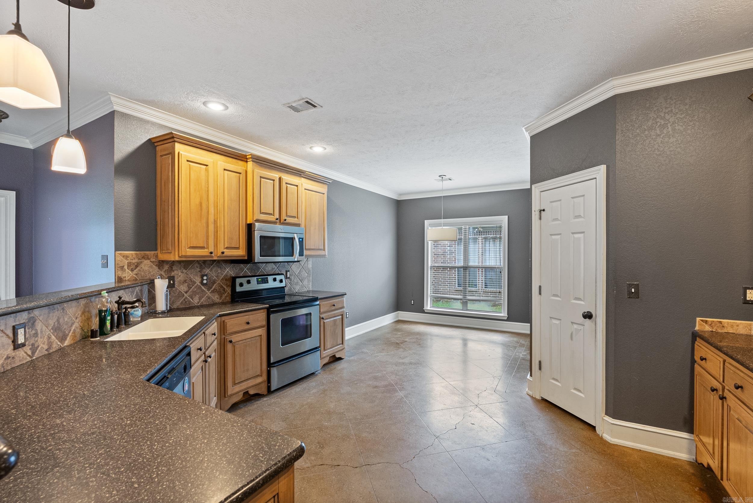 Club Creek - Residential