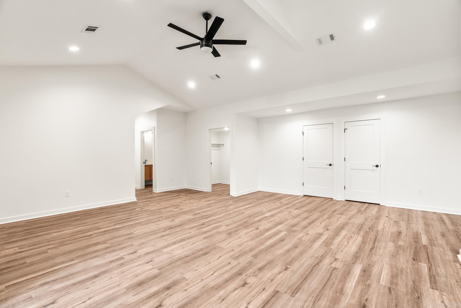 SPRING VALLEY - Residential