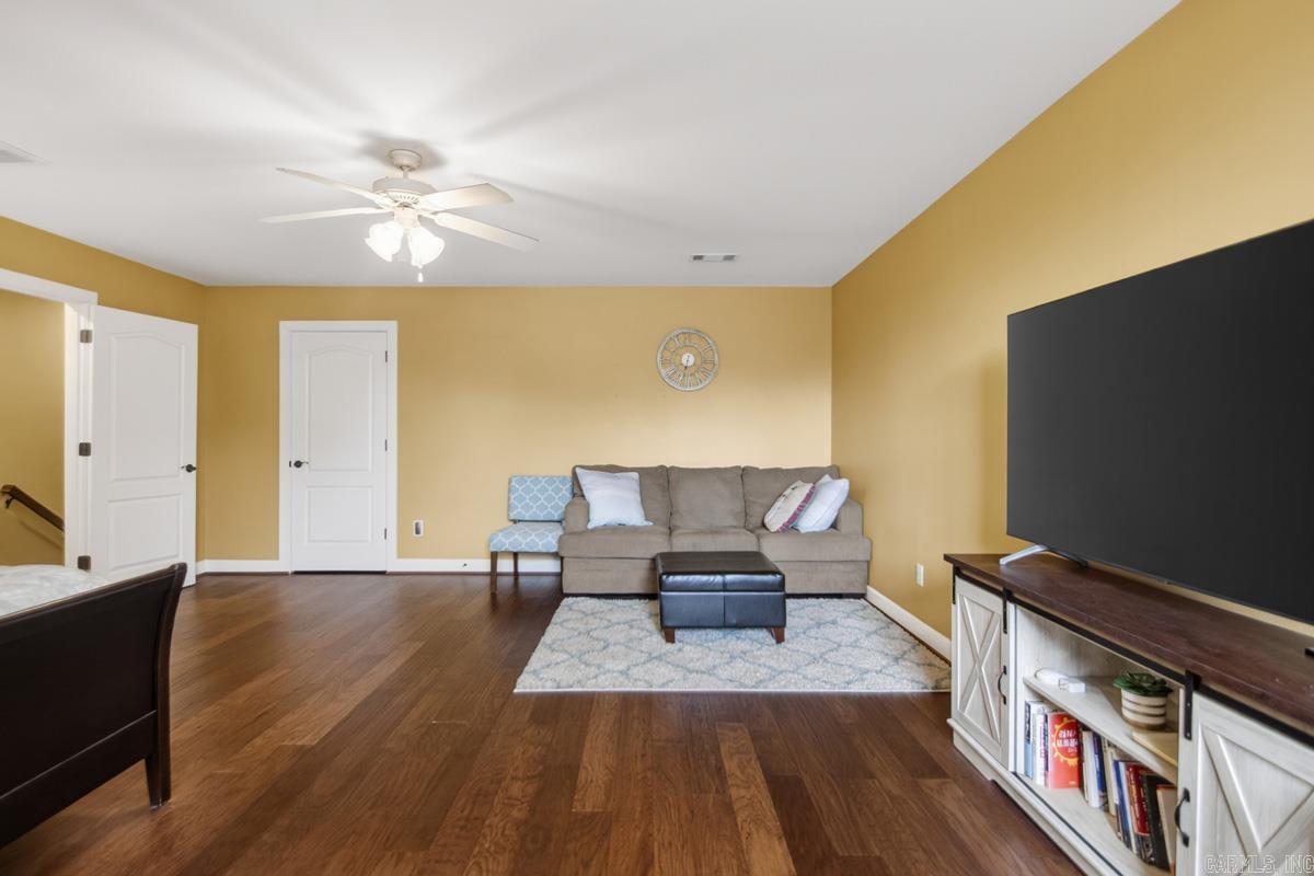 WOODLANDS EDGE - Residential