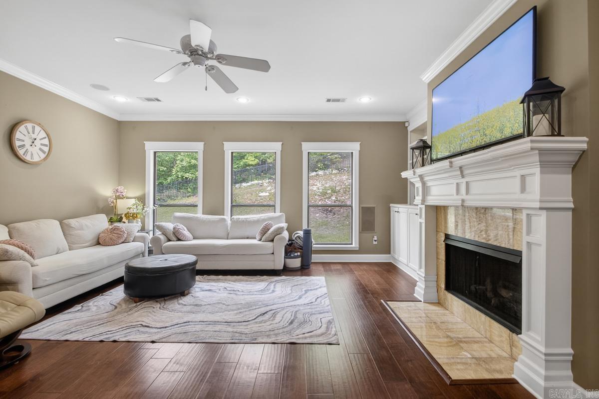 WOODLANDS EDGE - Residential