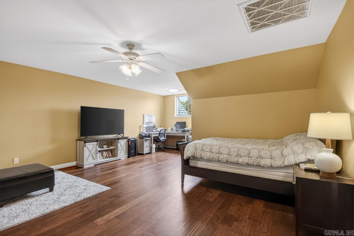 WOODLANDS EDGE - Residential