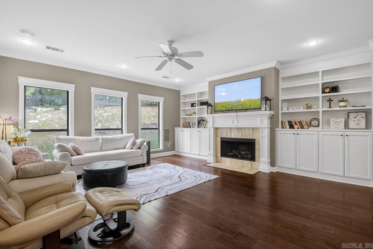 WOODLANDS EDGE - Residential