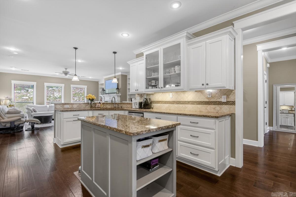 WOODLANDS EDGE - Residential