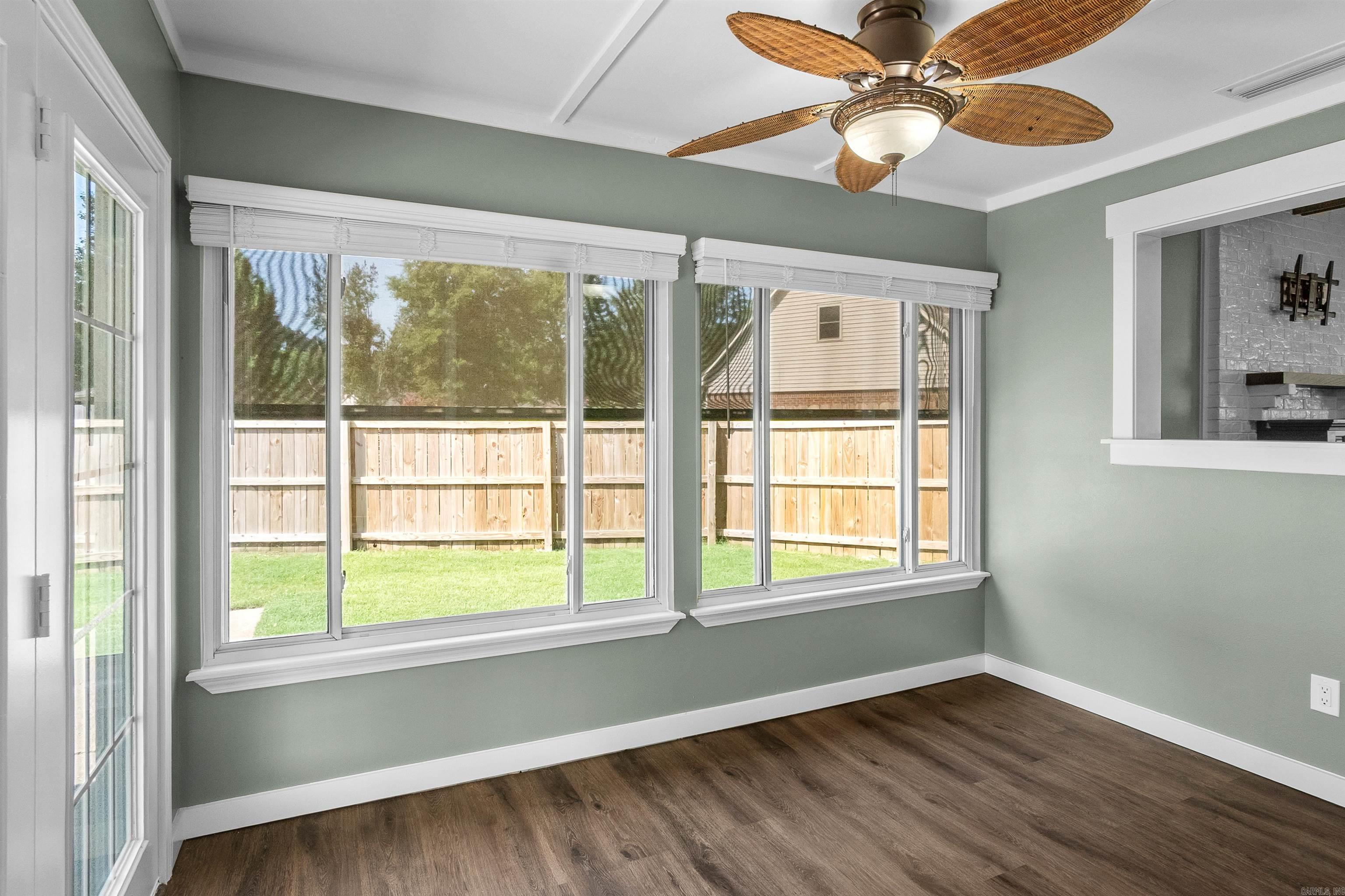 COUNTRY WOOD UNIT - Residential