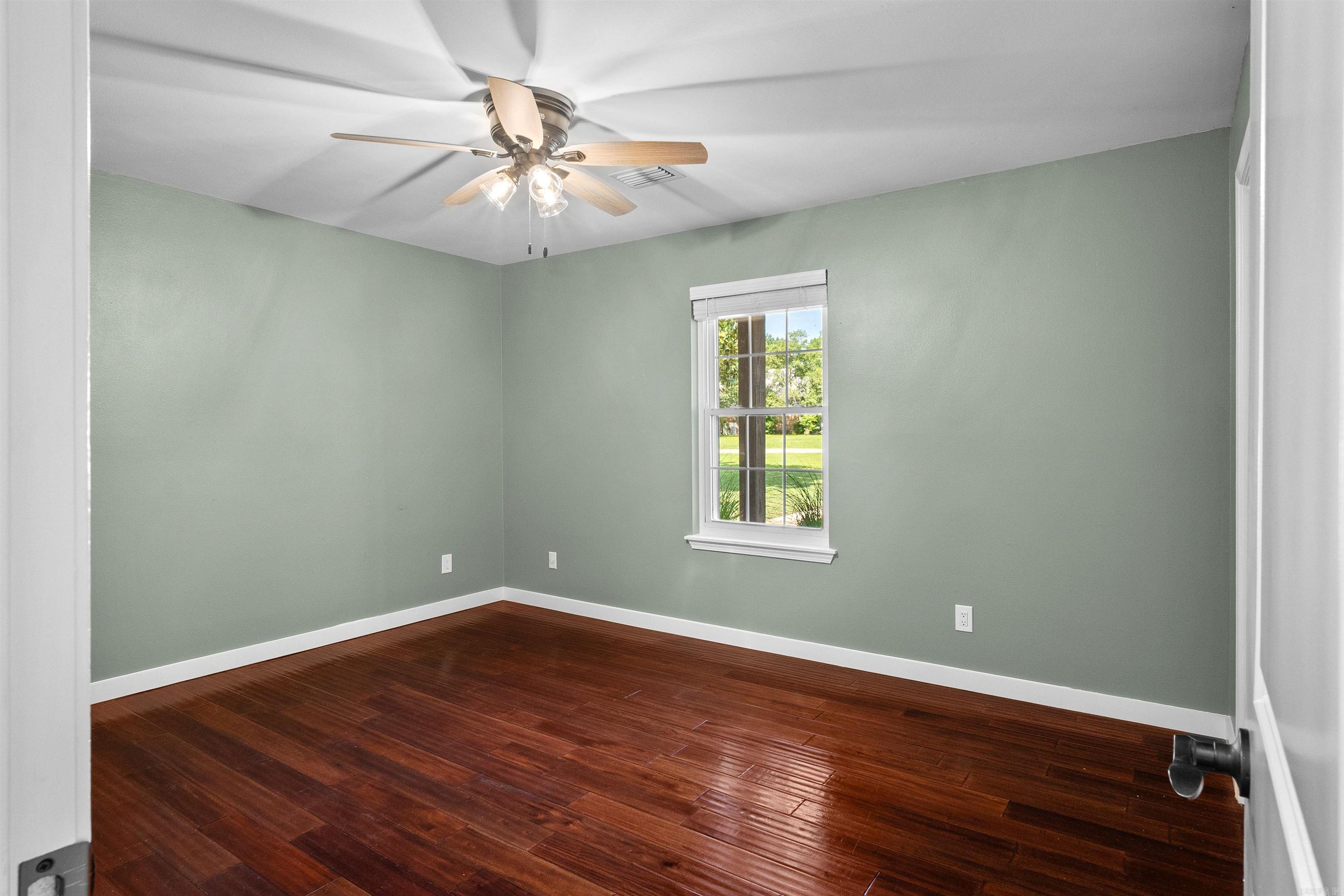 COUNTRY WOOD UNIT - Residential