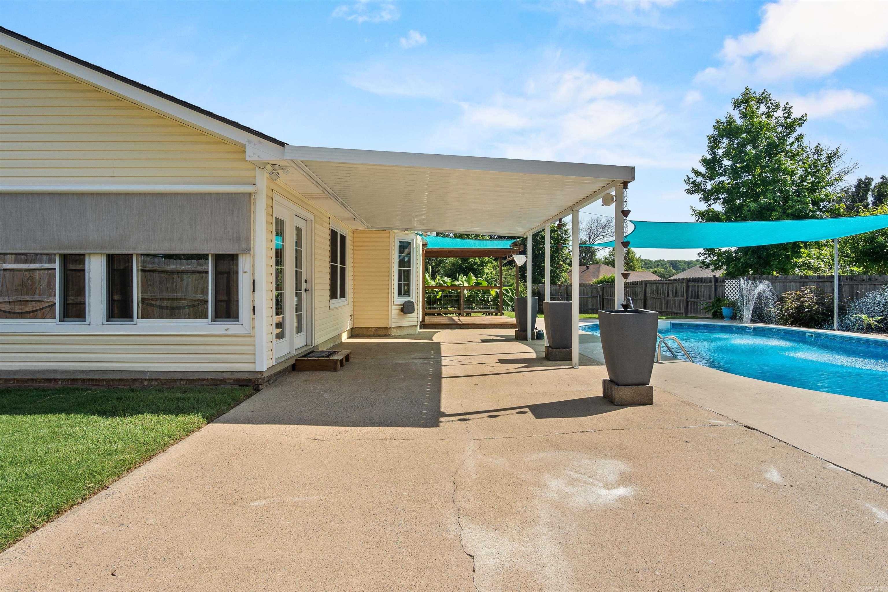 COUNTRY WOOD UNIT - Residential