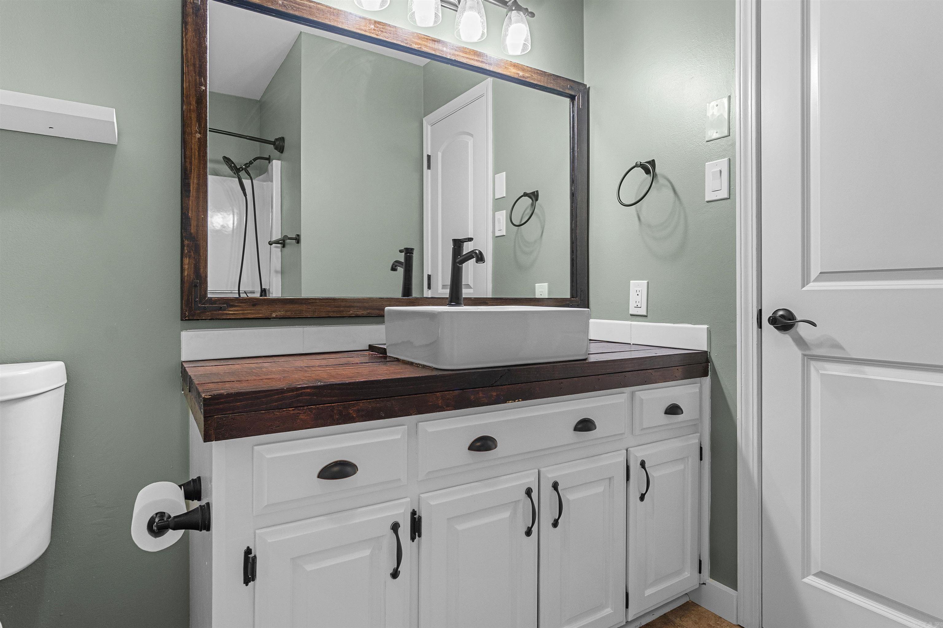 COUNTRY WOOD UNIT - Residential