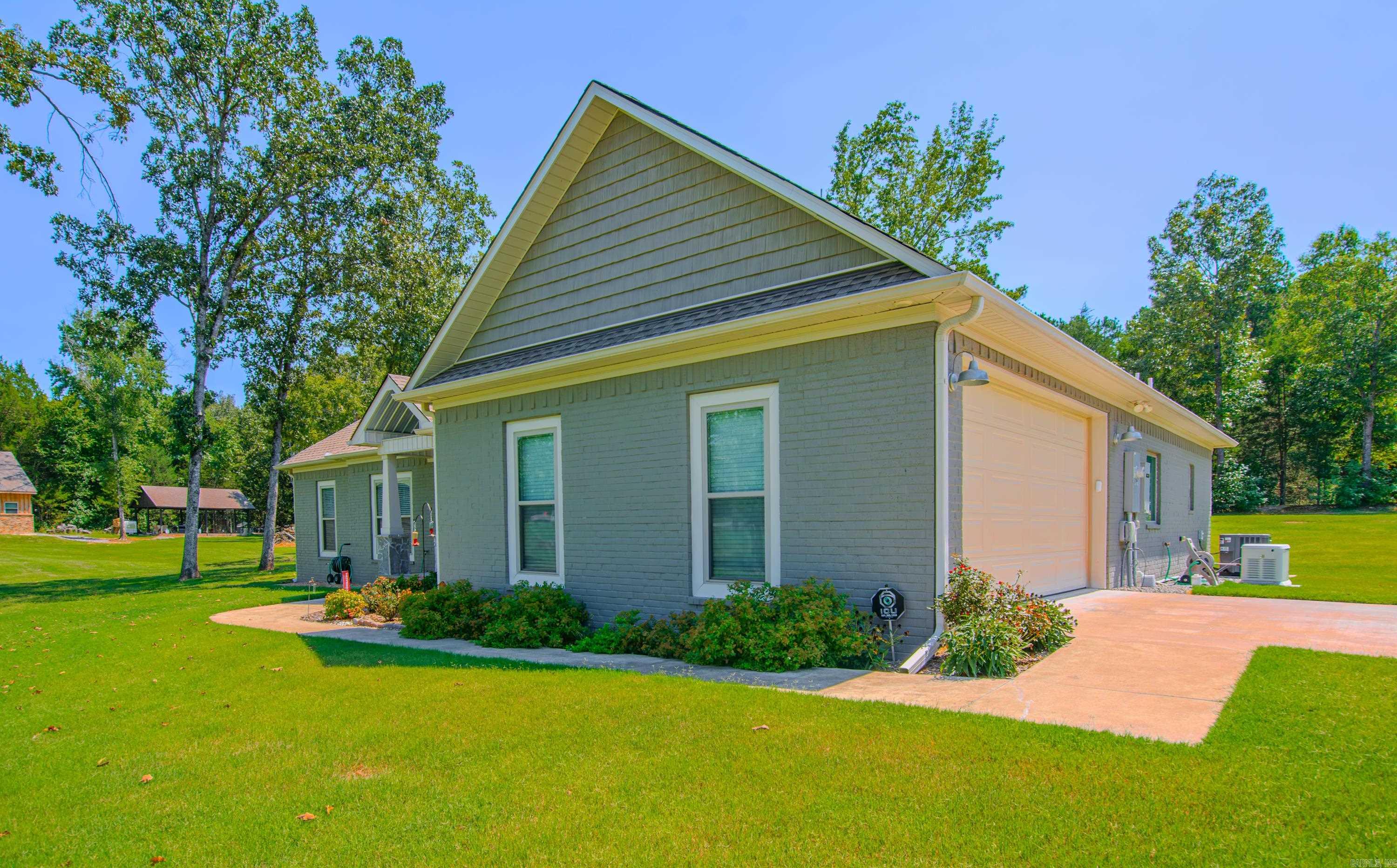 REYNOLDS PARK PLACE - Residential