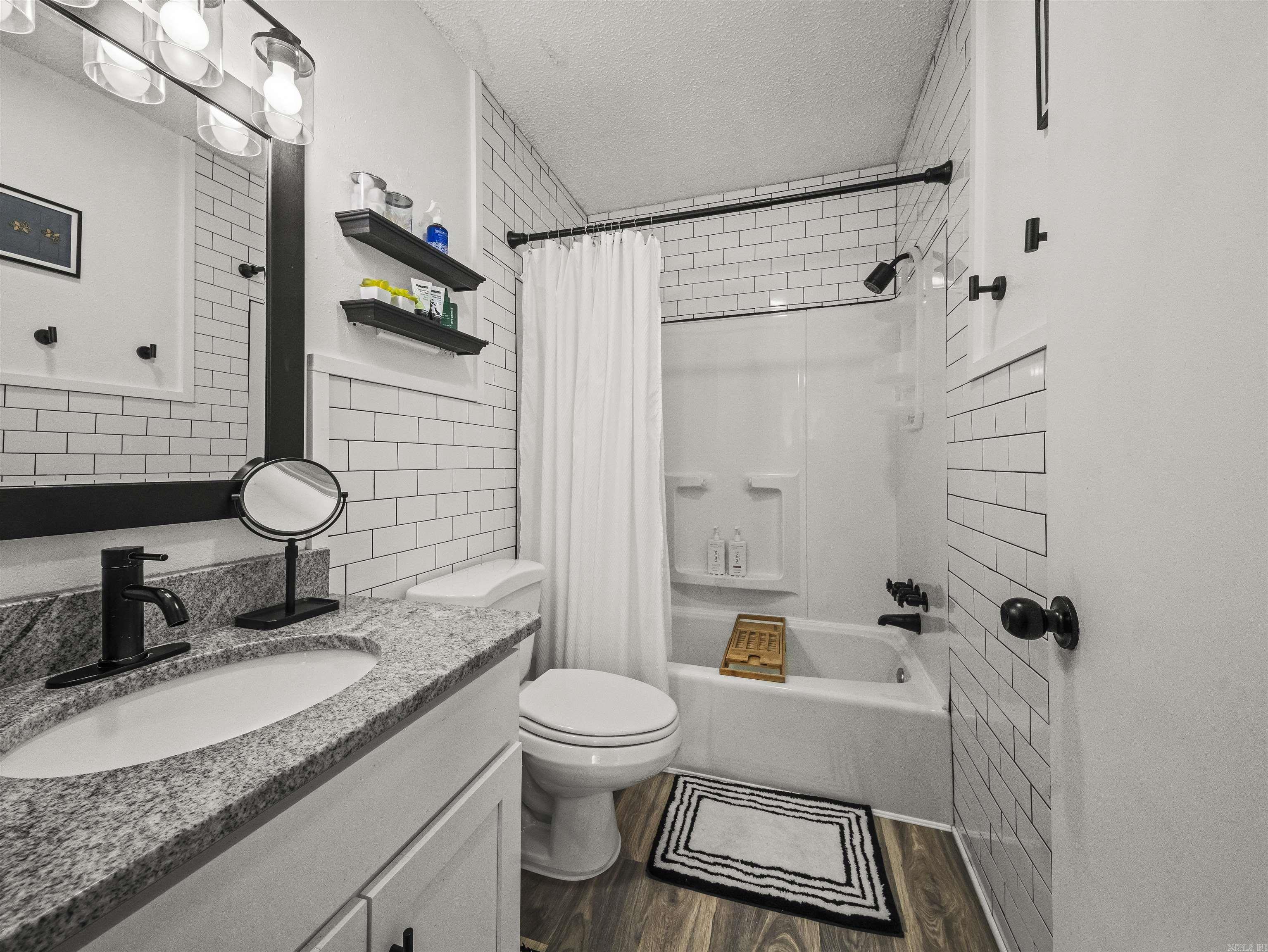 Desoto Courts Townhouse 1 - Residential